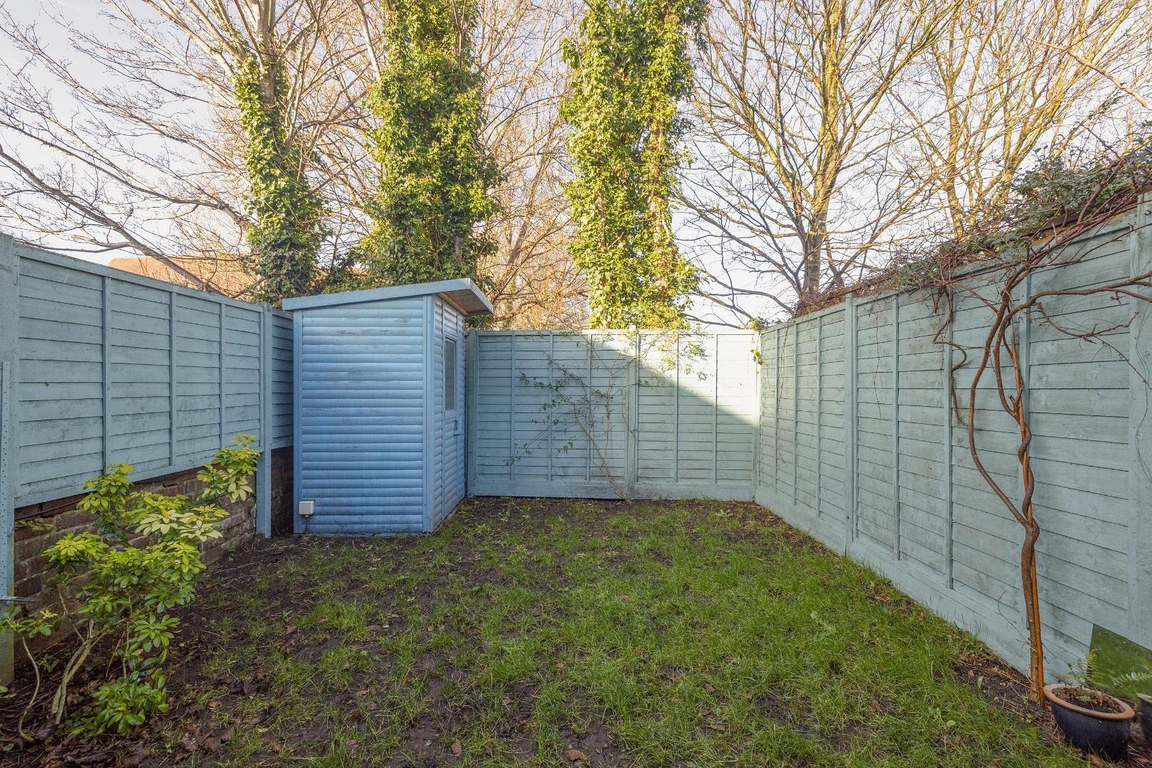 Grove park terrace fishponds 33636135 cd7 a1034