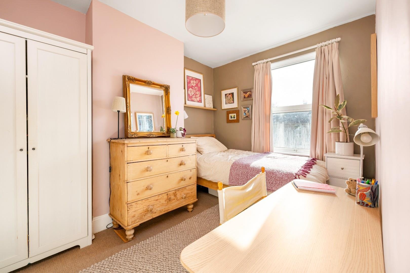 Grove park terrace fishponds 34551869 char7770