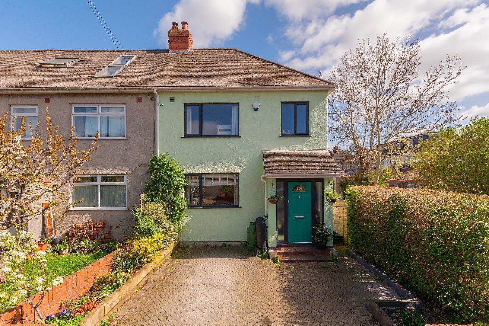 Halstock avenue fishponds 34578674 1 h8 afs external b