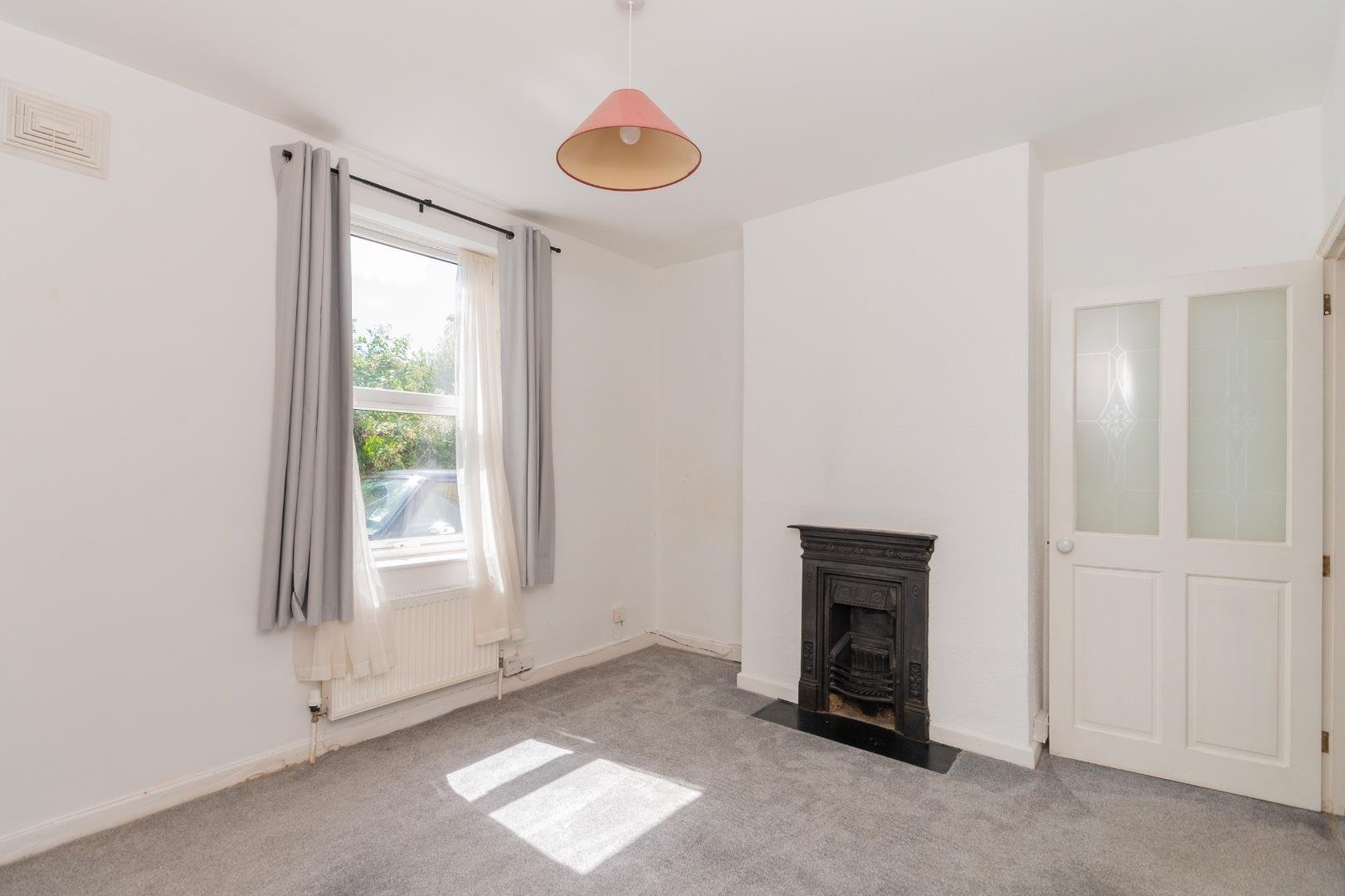 Hebron road bedminster 34743028 1 h3 rbr living room a