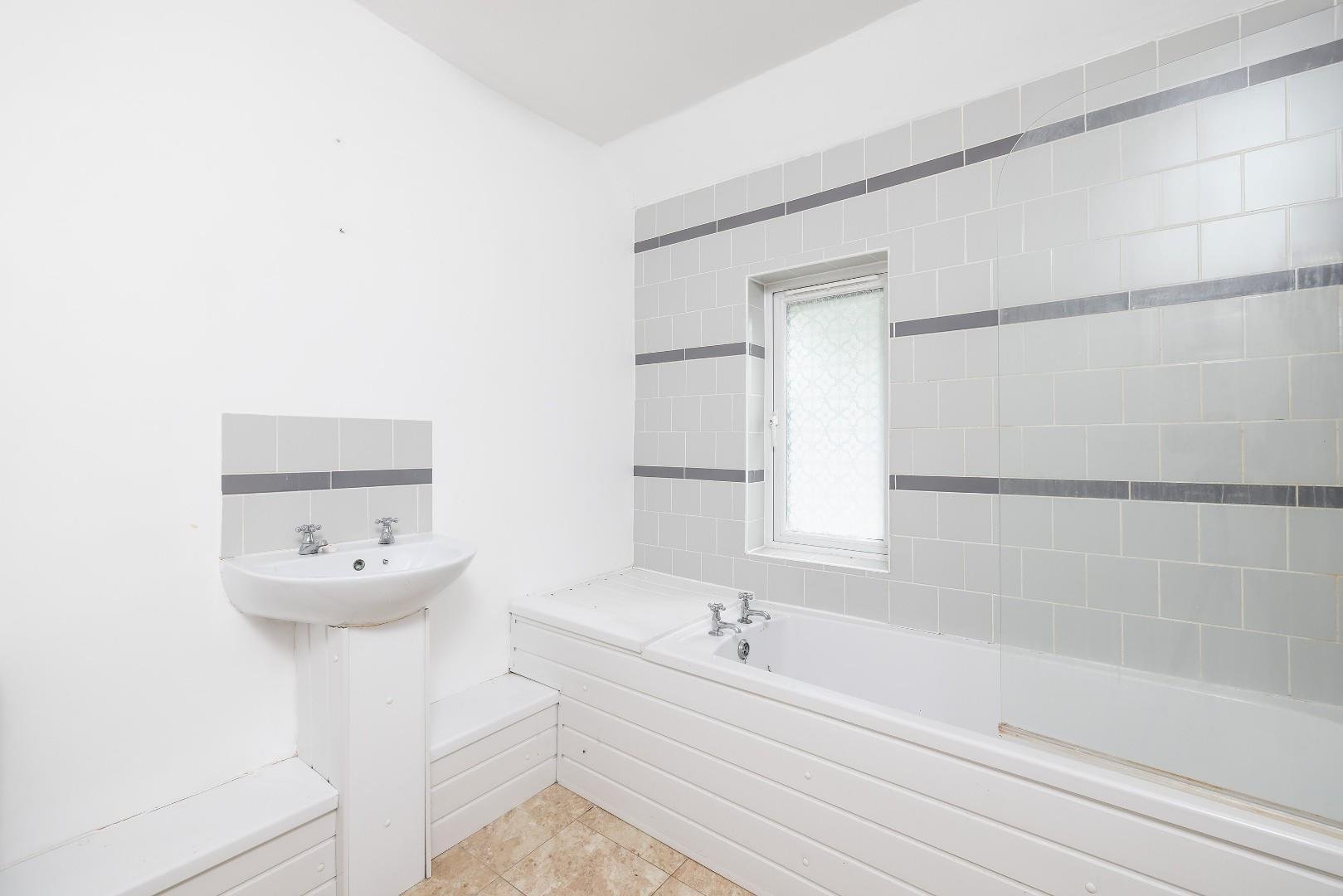 Hencliffe road stockwood 34239402 014 a6119