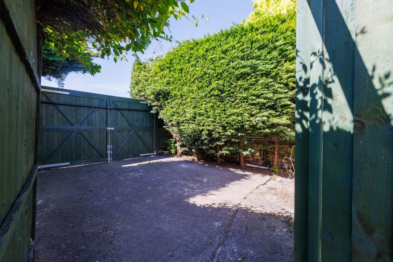 Hendre road ashton 34652459 1 hendre road 40