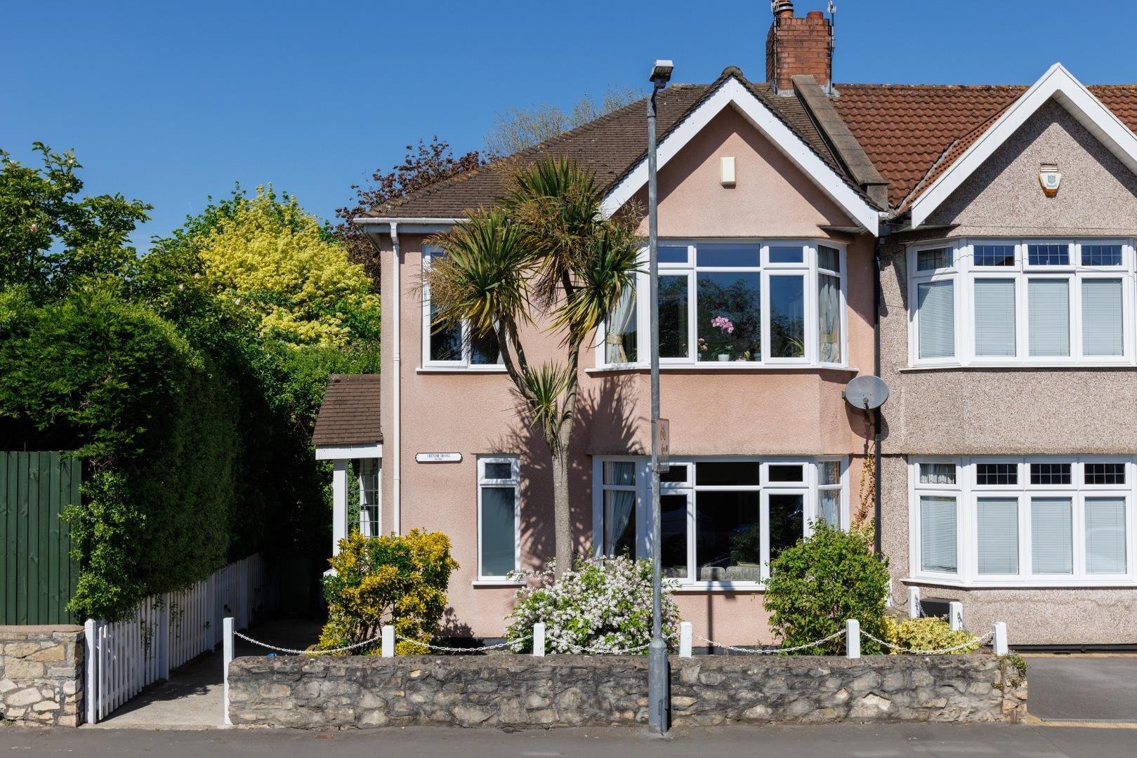 Hendre road ashton 34652459 1 hendre road 43