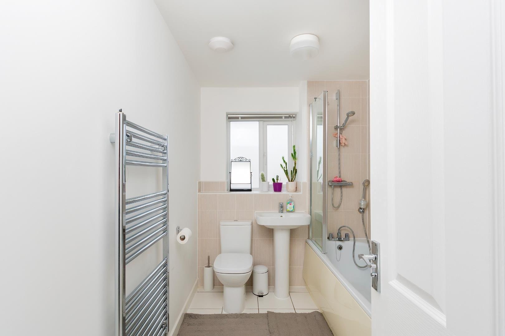 Henry shute road stoke gifford 33060866 2 hsr8 sg bathroom c