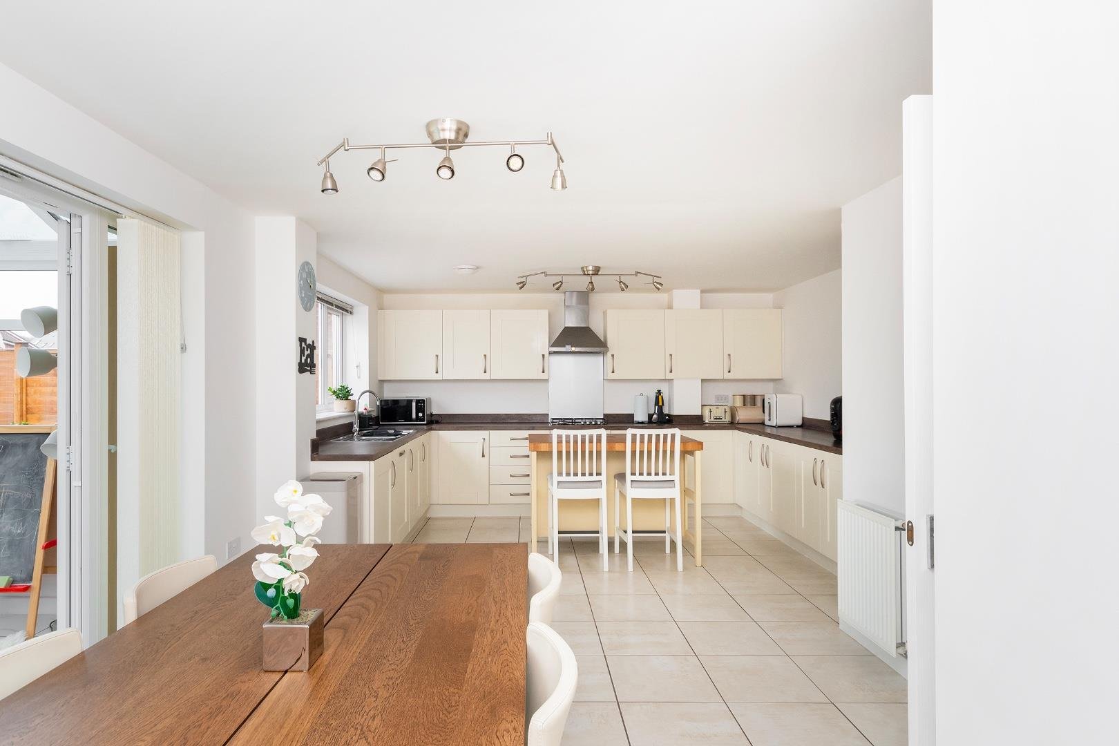Henry shute road stoke gifford 33060866 2 hsr8 sg kitchen diner f