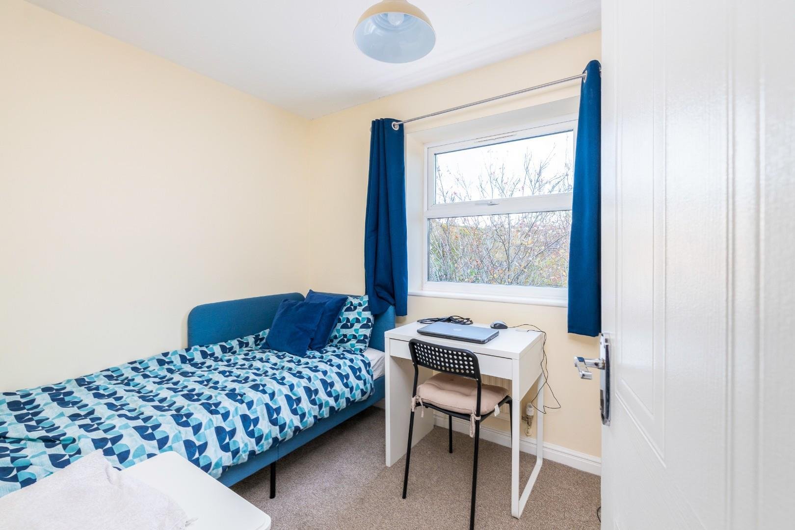 Holy well close st annes park 31973946 cd7 a2264