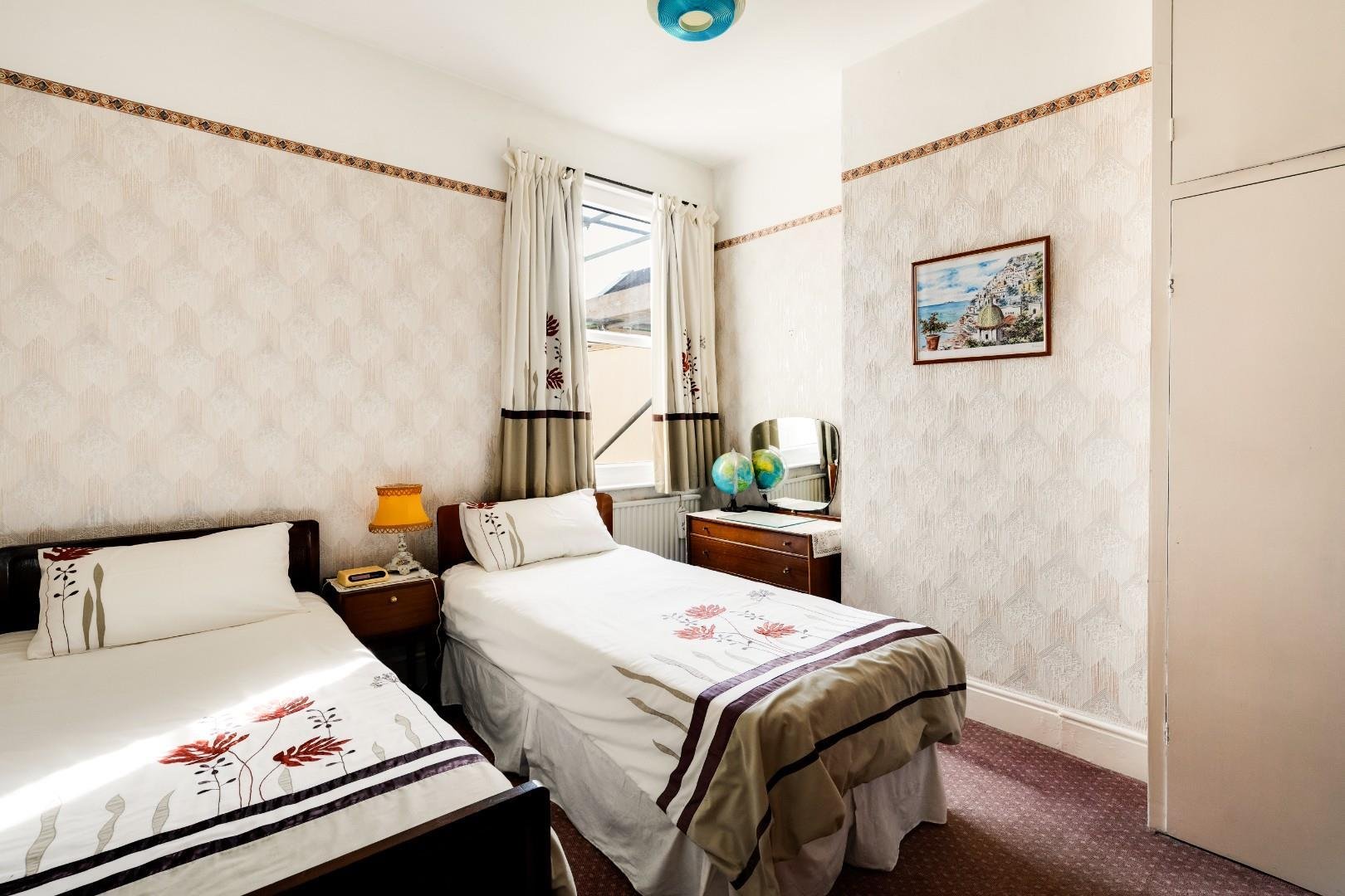 Kensington park road brislington 33733066 32