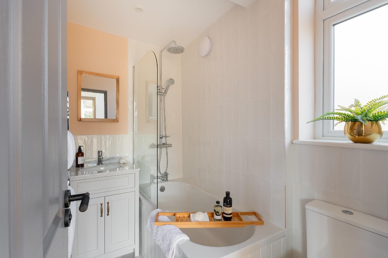 Knowle road totterdown 33712207 f2 d9 krtn bathroom b