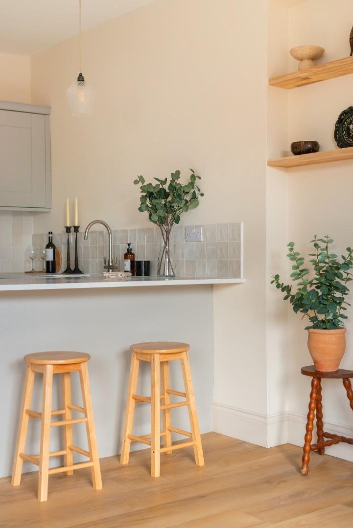Knowle road totterdown 33712207 f2 d9 krtn portrait reception c