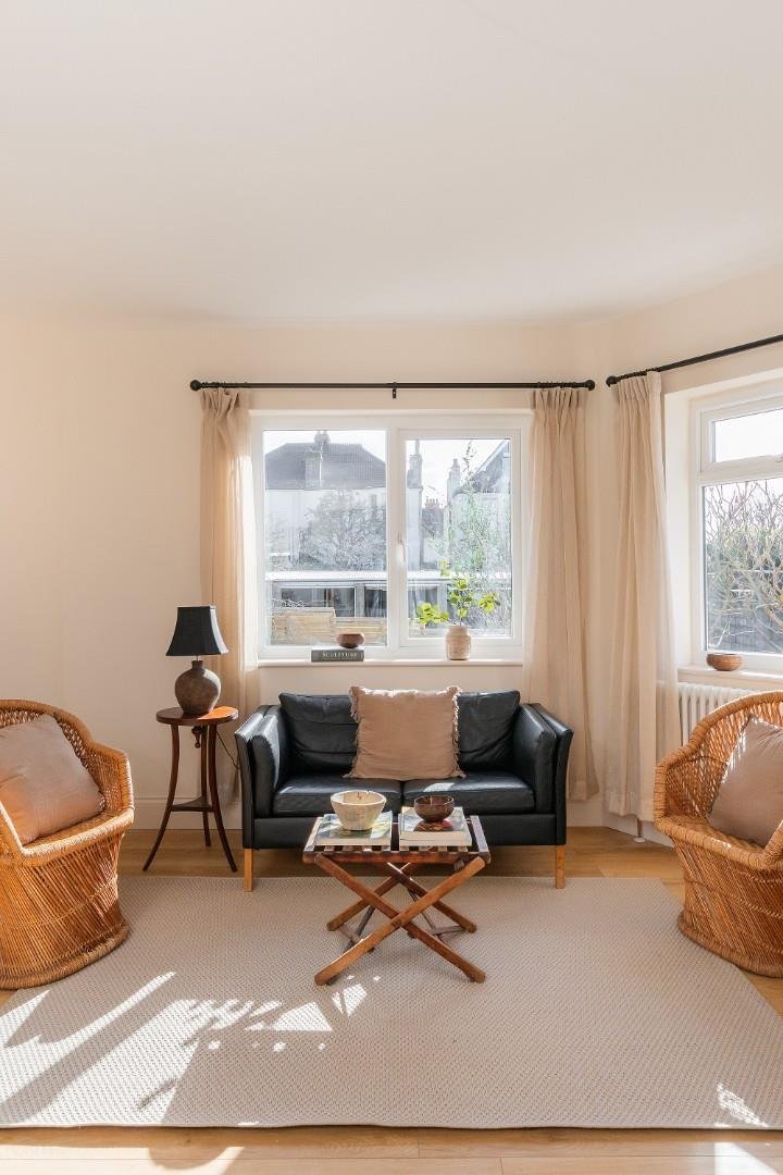 Knowle road totterdown 33712207 f2 d9 krtn portrait reception f