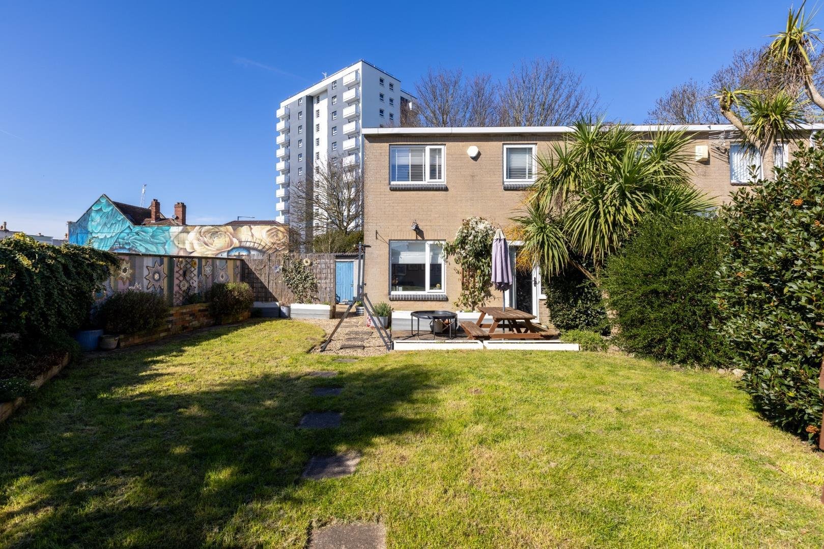 Lambourn close windmill hill 34545419 16 lambourn close 26