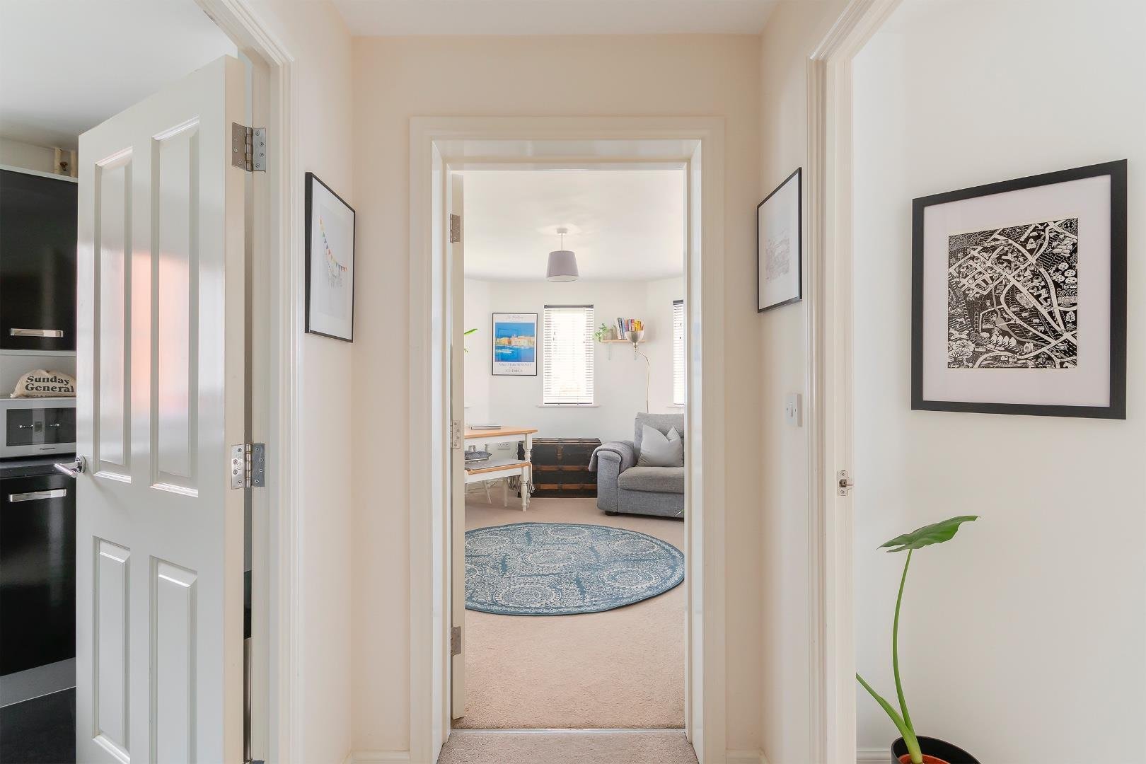 Latimer close brislington 34404093 3 l0 cbn hallway a