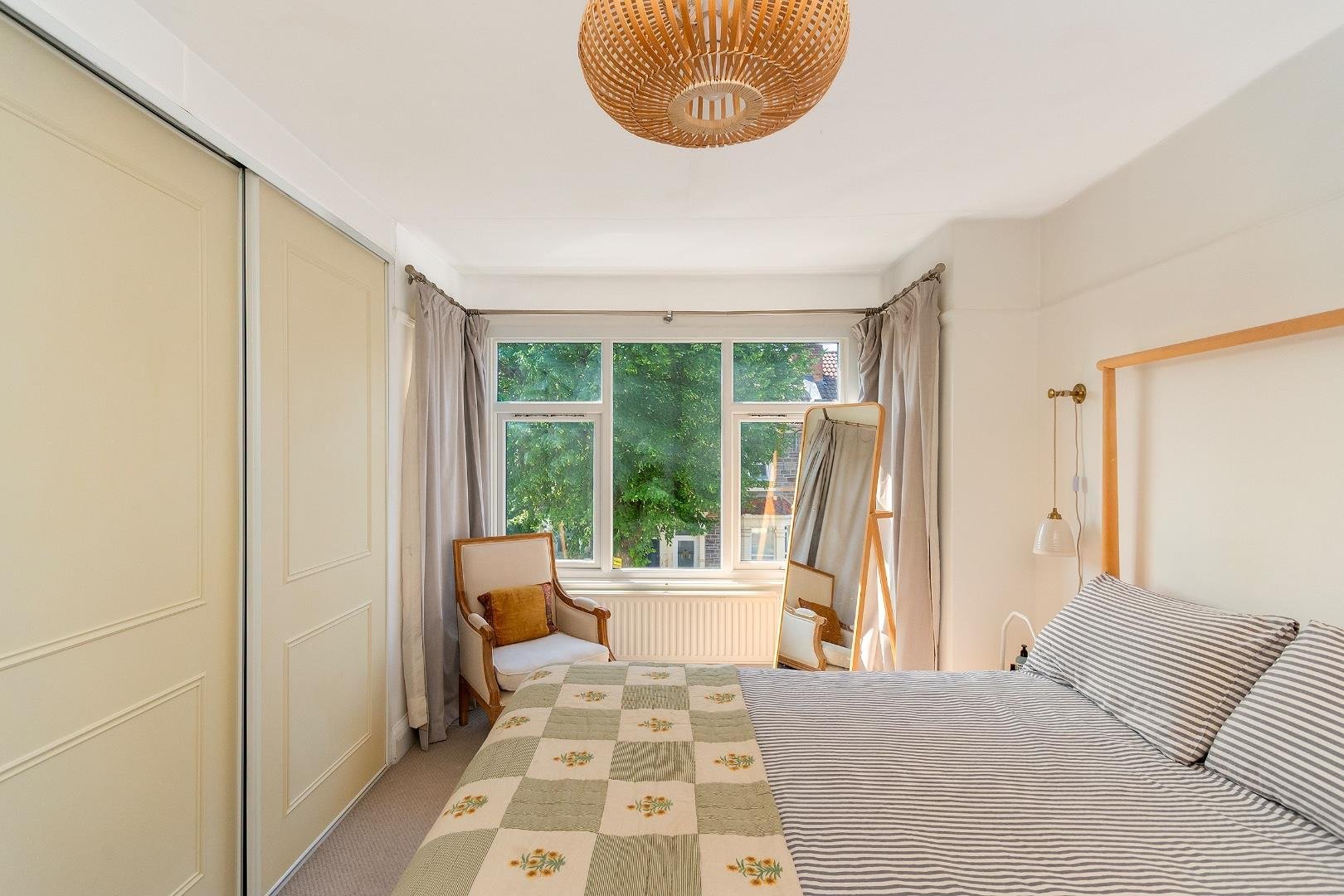 Lawn road fishponds 34837421 1 l2 r7 fs bedroom g