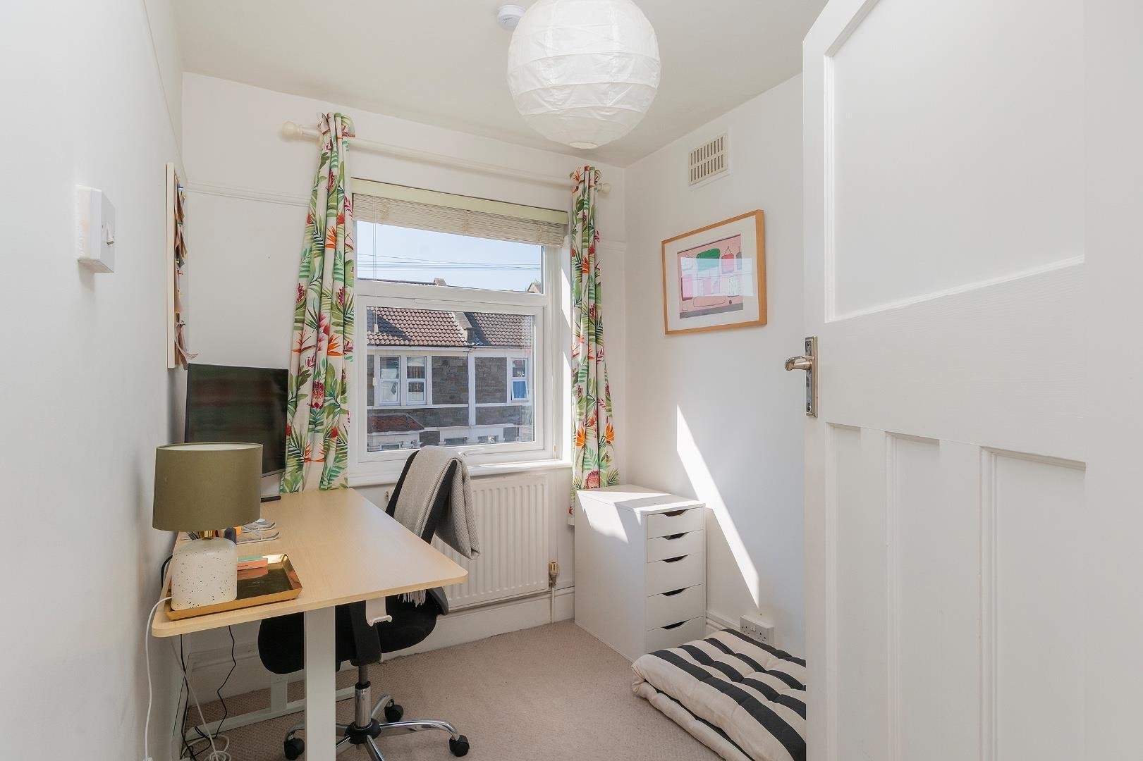 Lawn road fishponds 34837421 1 l2 r7 fs bedroom j