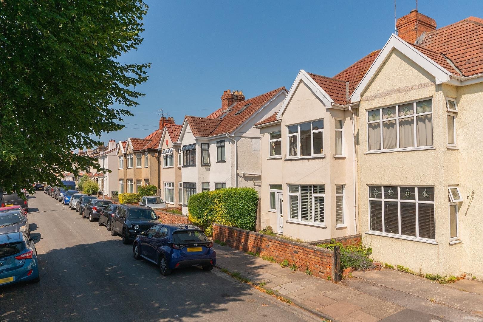 Lawn road fishponds 34837421 1 l2 r7 fs external b