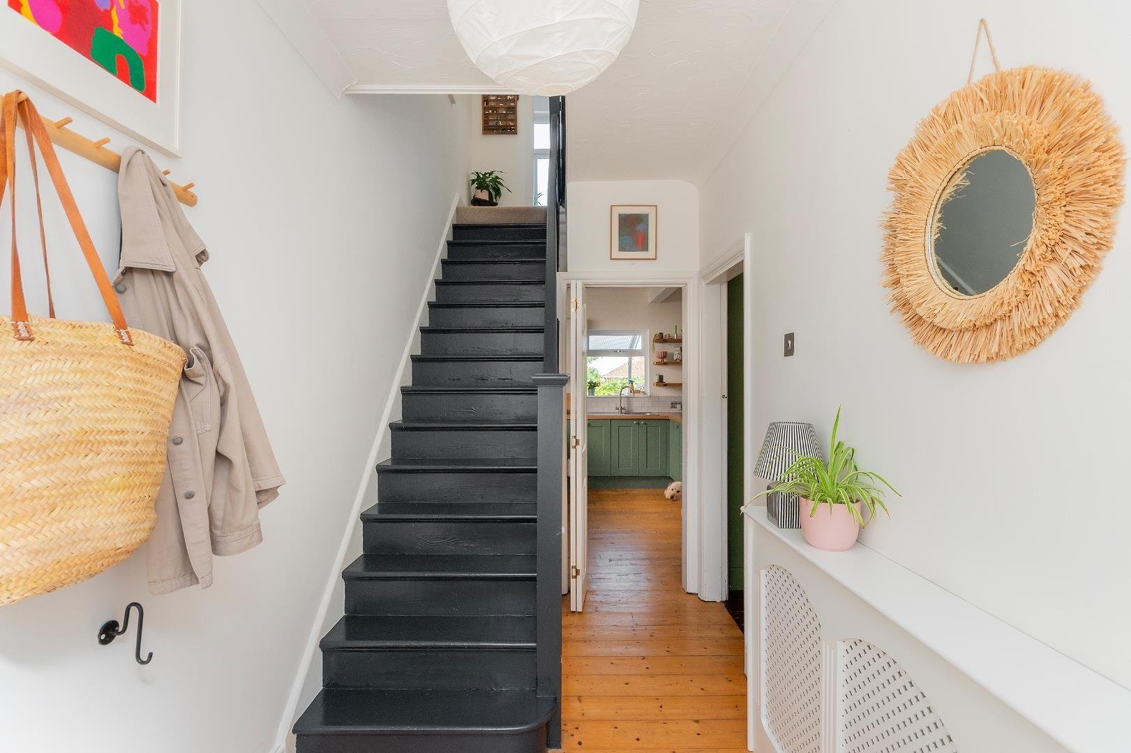 Lawn road fishponds 34837421 1 l2 r7 fs hallway a