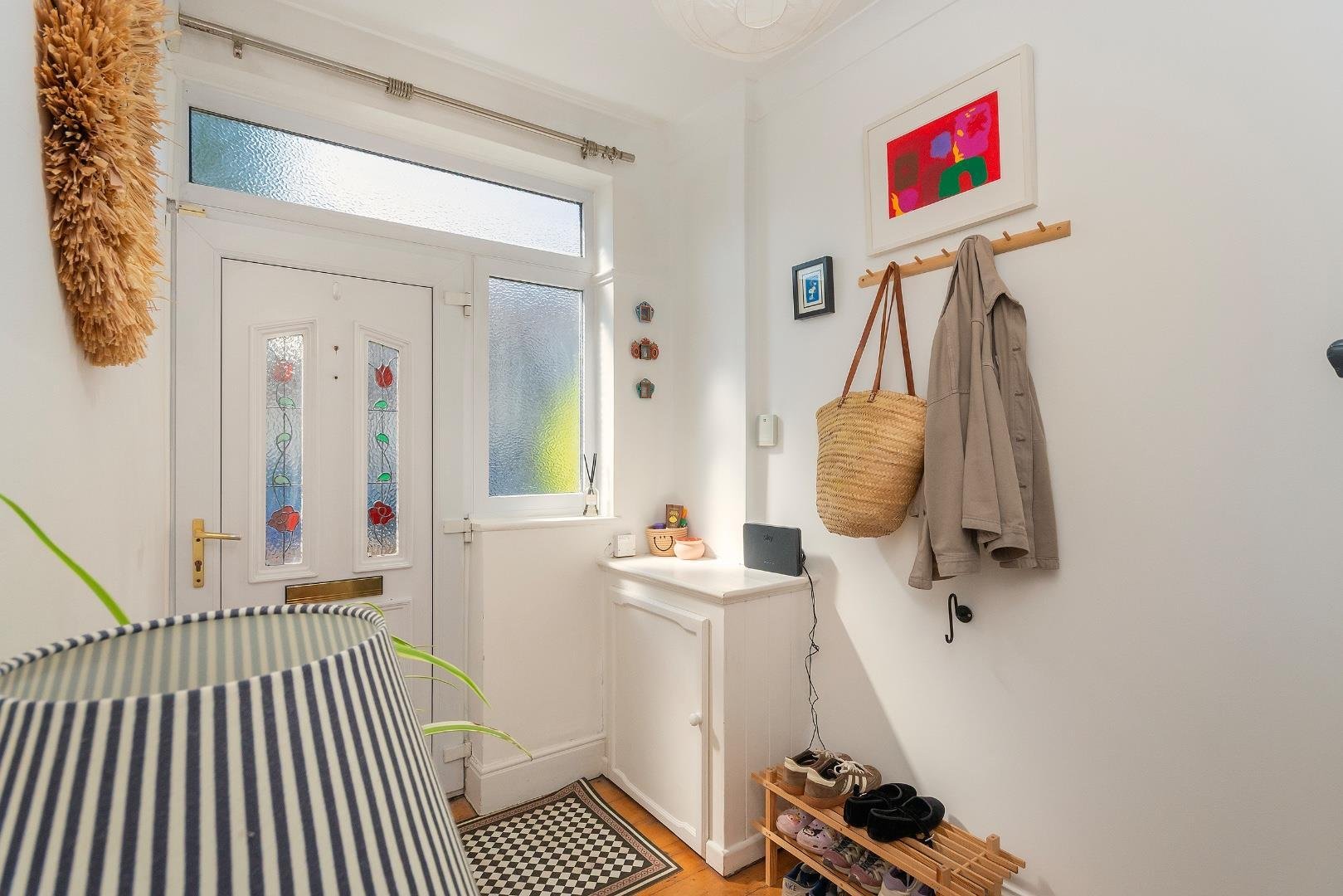 Lawn road fishponds 34837421 1 l2 r7 fs hallway b