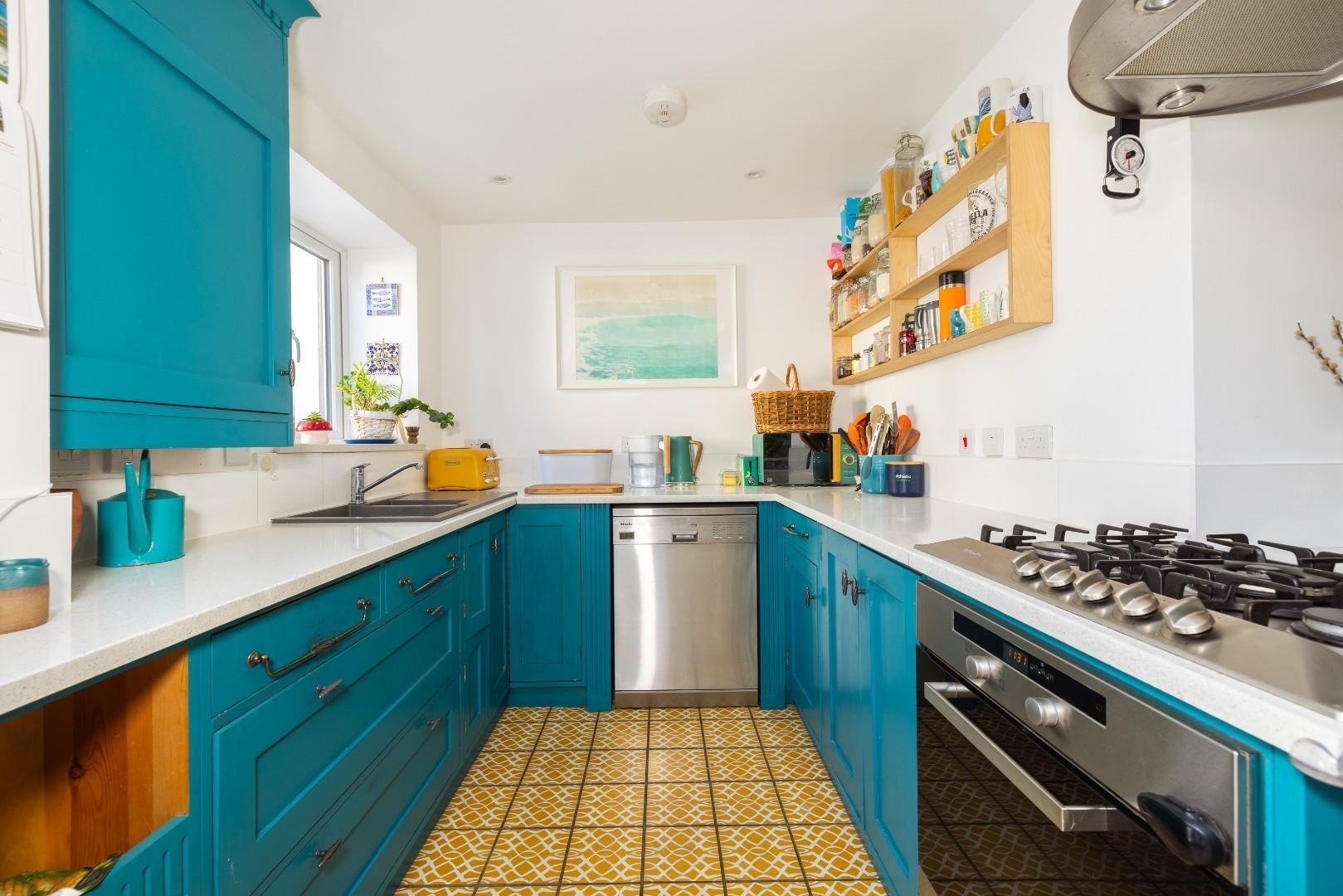 Lena street easton 34600931 char0015