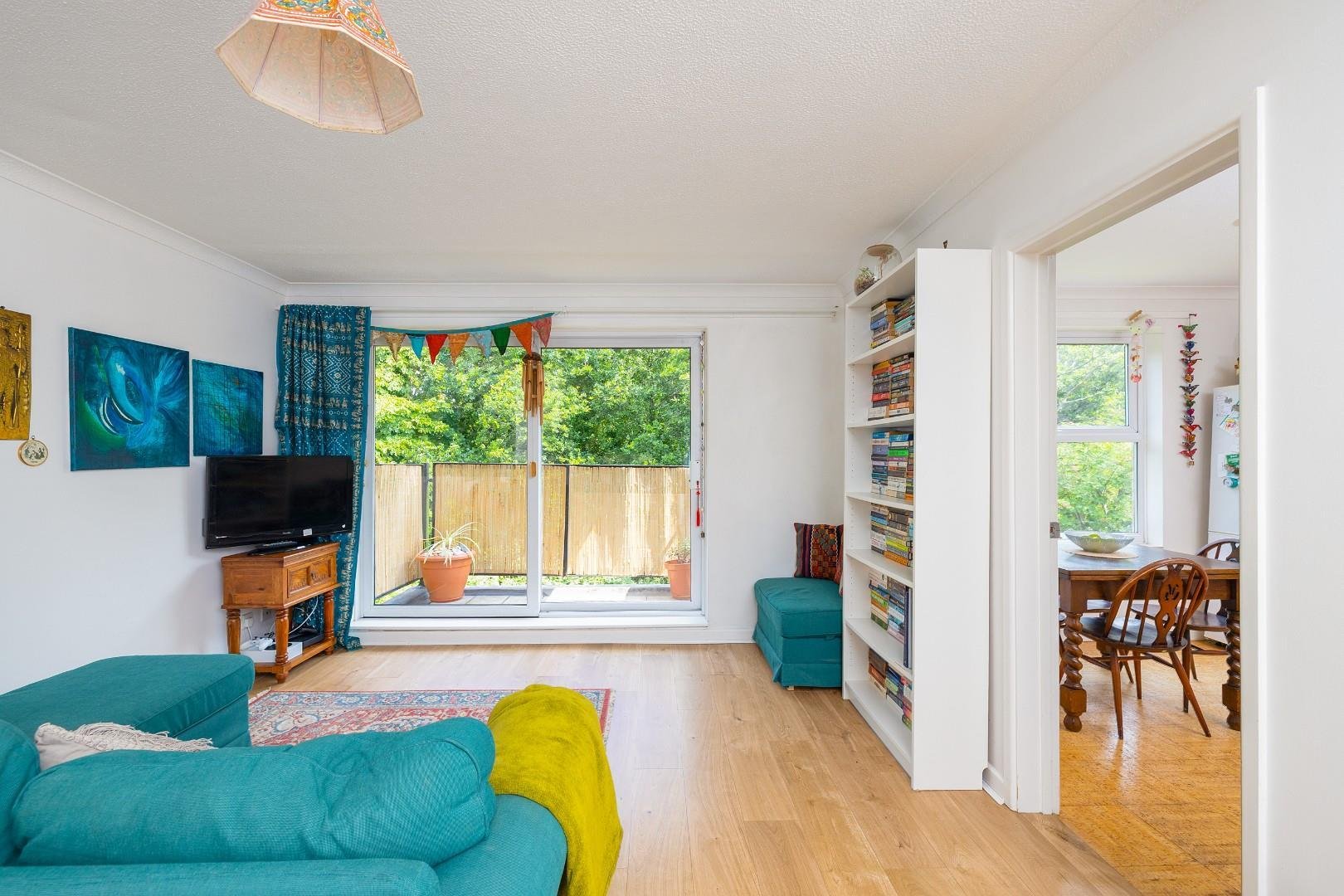 Lincoln court duchess way 33930418 cd7 a1279