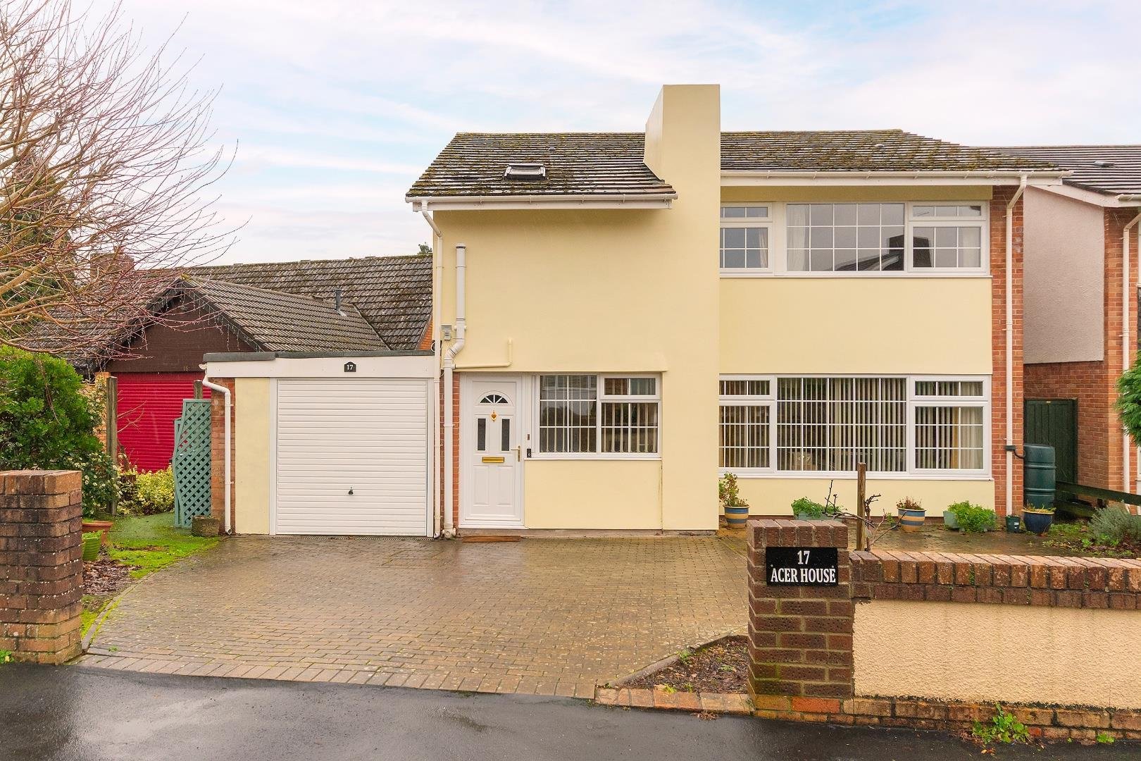 Long acres close coombe dingle 34488381 1 l7 accd external c