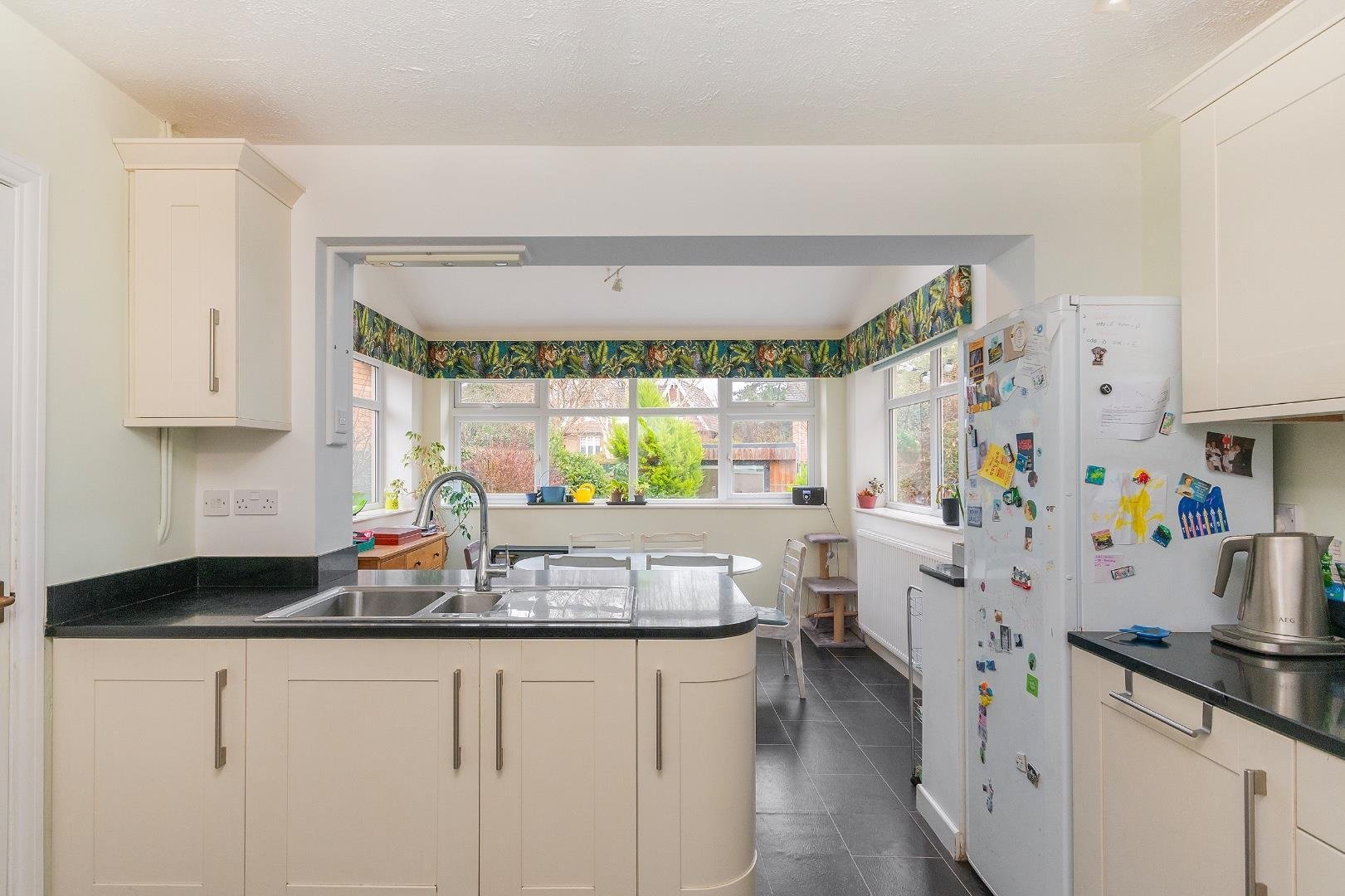 Long acres close coombe dingle 34488381 1 l7 accd kitchen diner d
