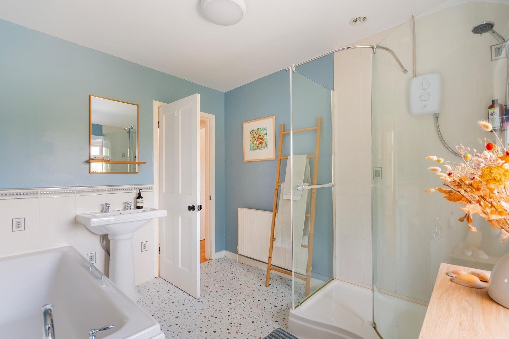 Marksbury road bedminster 34866600 1 m6 r2 br bathroom a