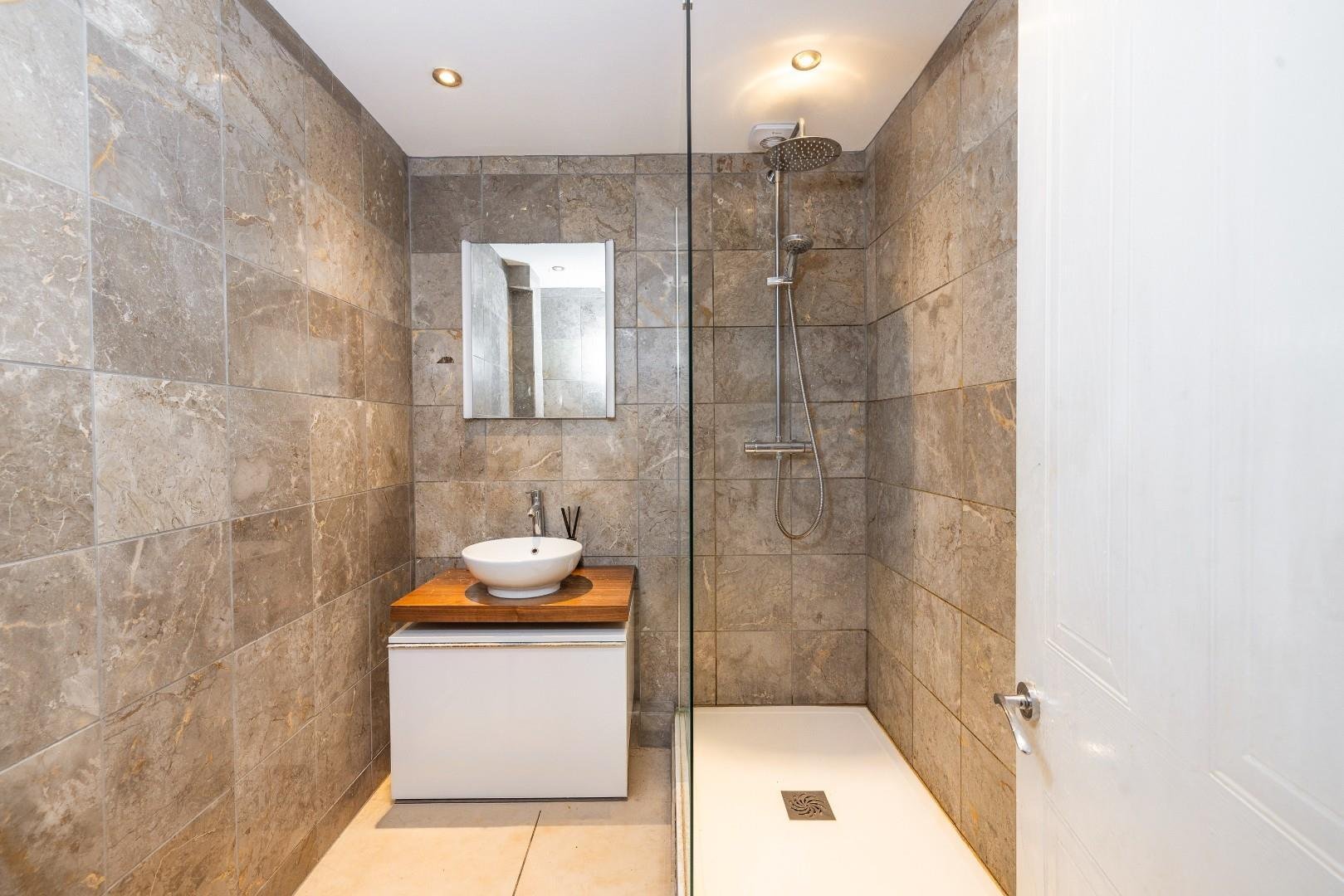 Meridian place clifton 34623239 char0059