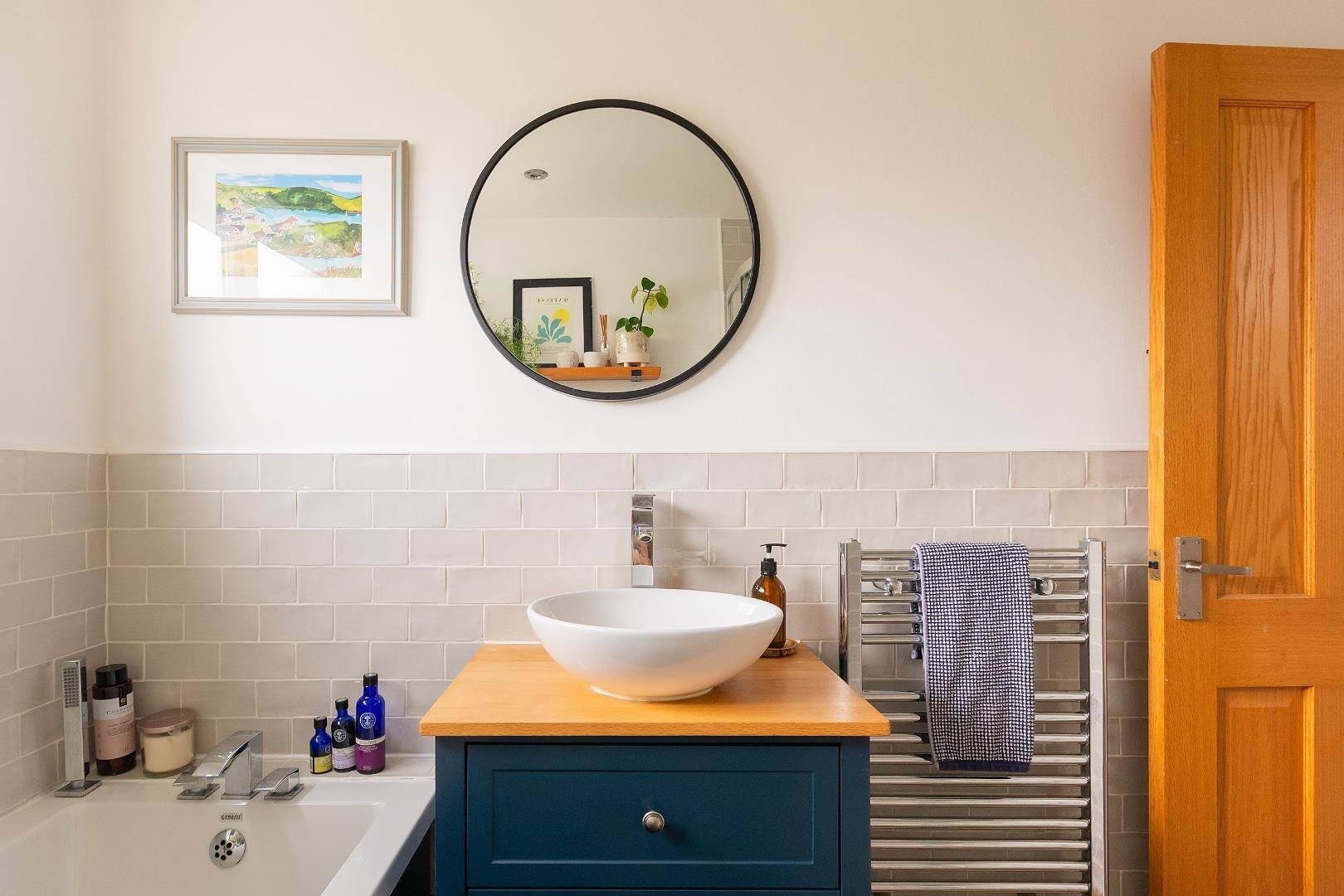 Moorlands road fishponds 34276505 0 m1 rfs bathroom a