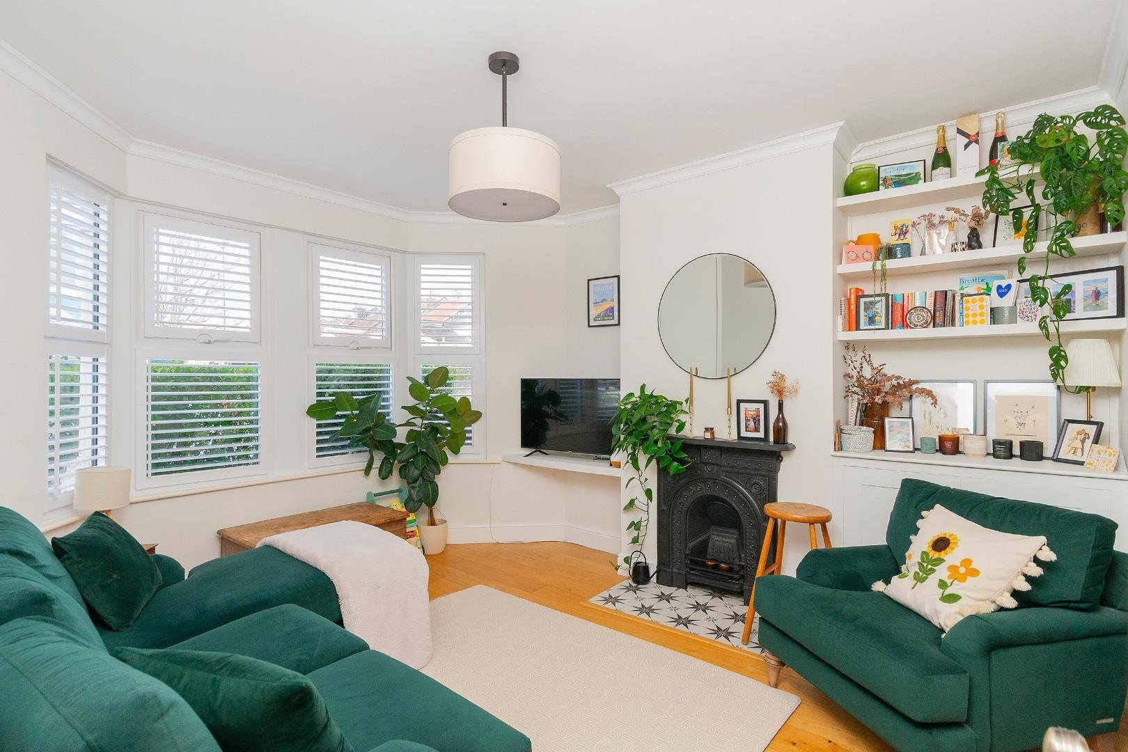 Moorlands road fishponds 34276505 0 m1 rfs living room c