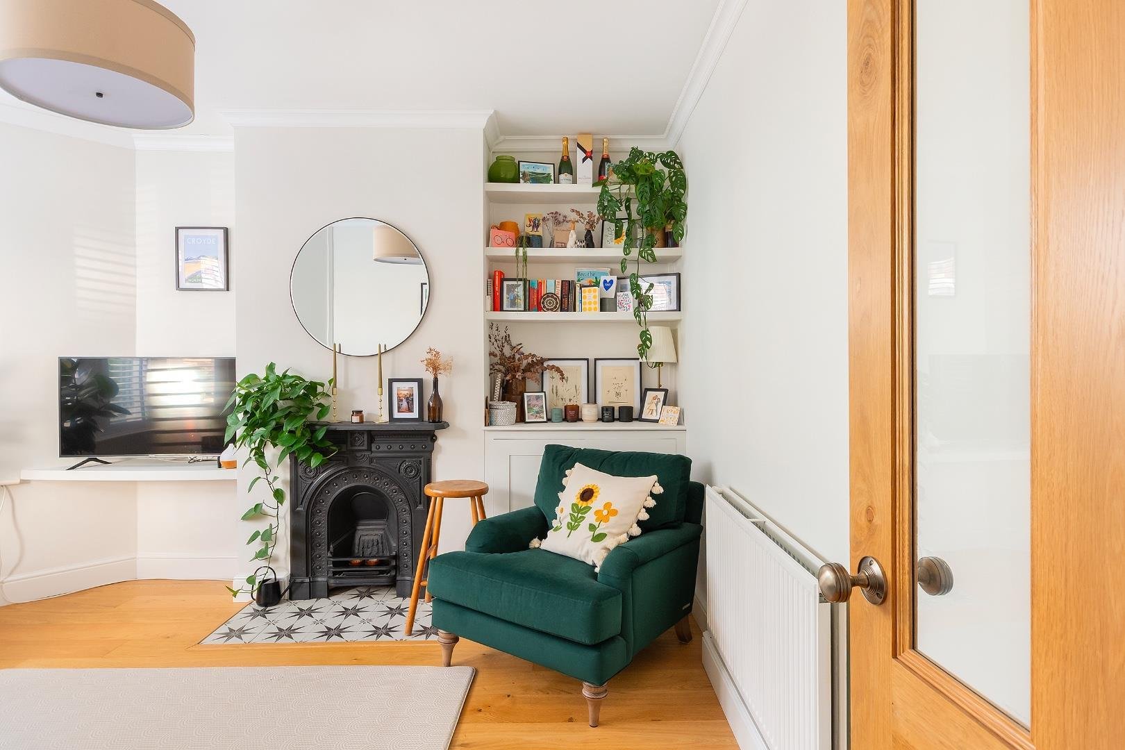 Moorlands road fishponds 34276505 0 m1 rfs living room d