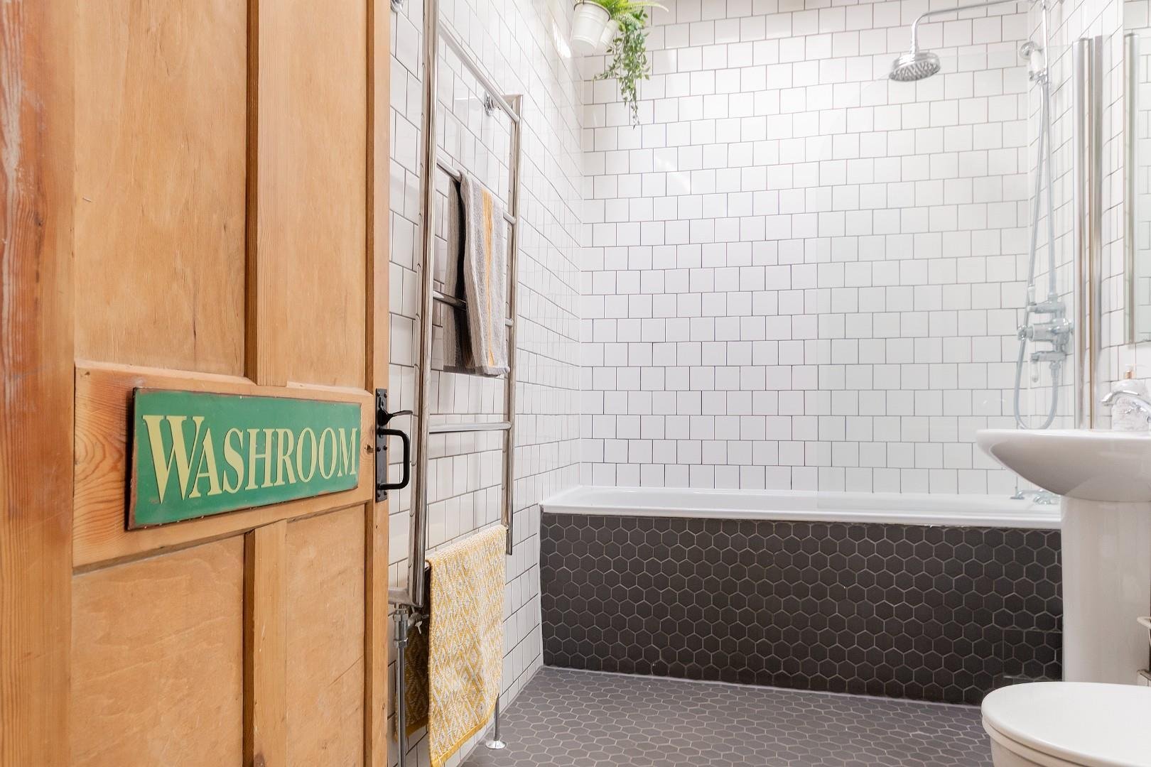 Mount pleasant terrace southville 34663647 0 m4 ptse bathroom b