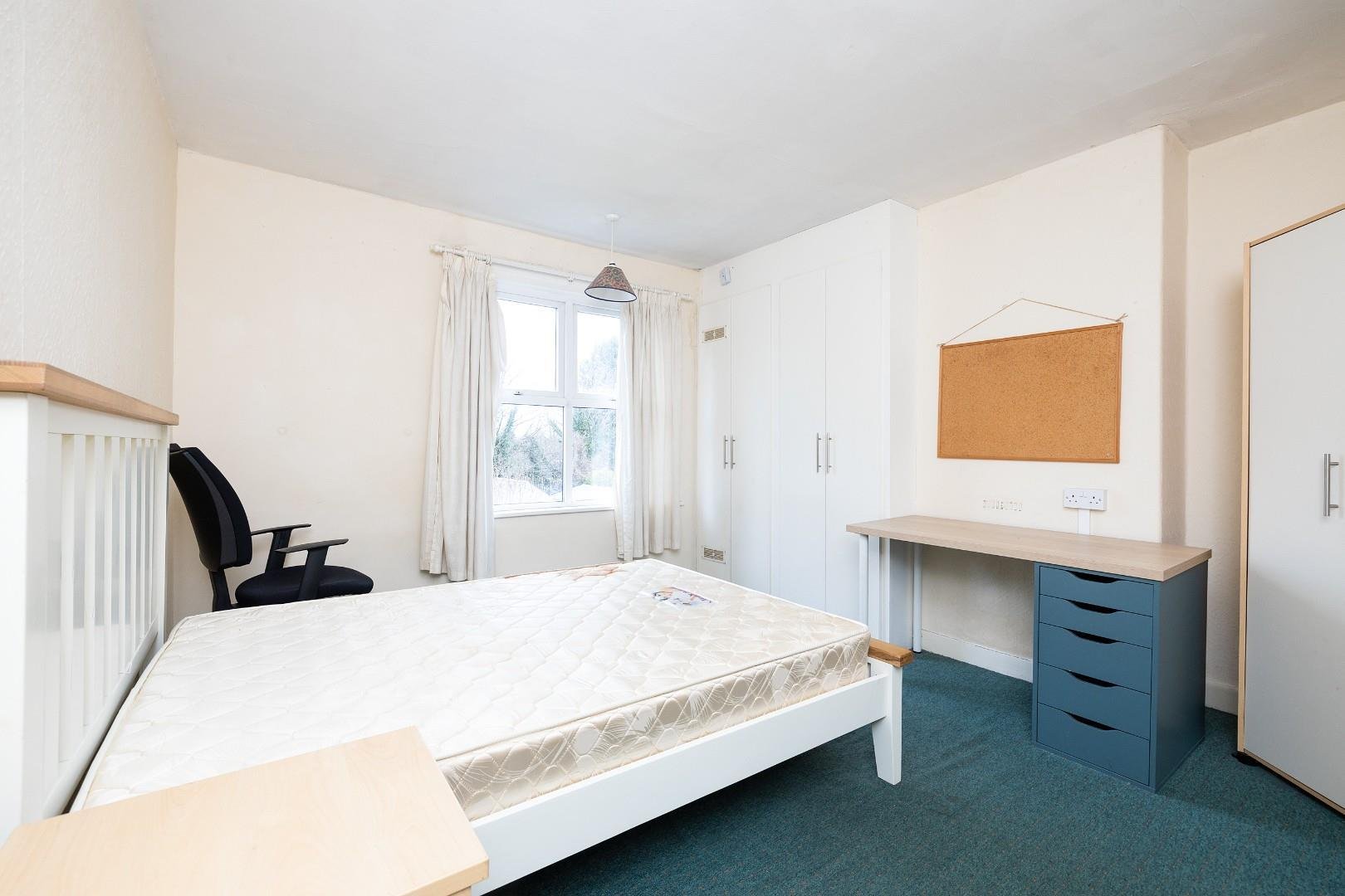 Muller road horfield 33750776 cd7 a2283