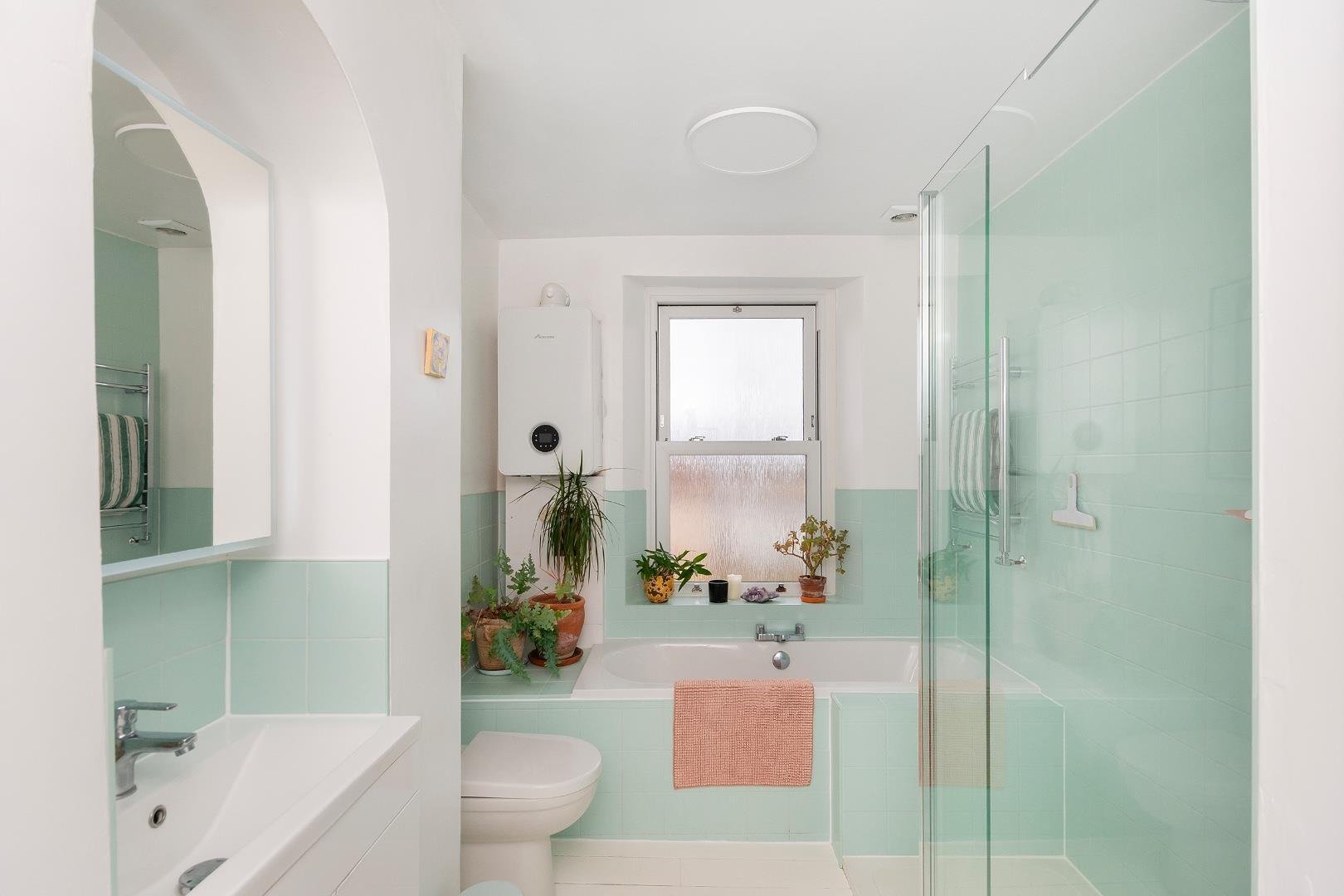 New buildings fishponds 34161879 2 n5 bfs bathroom c