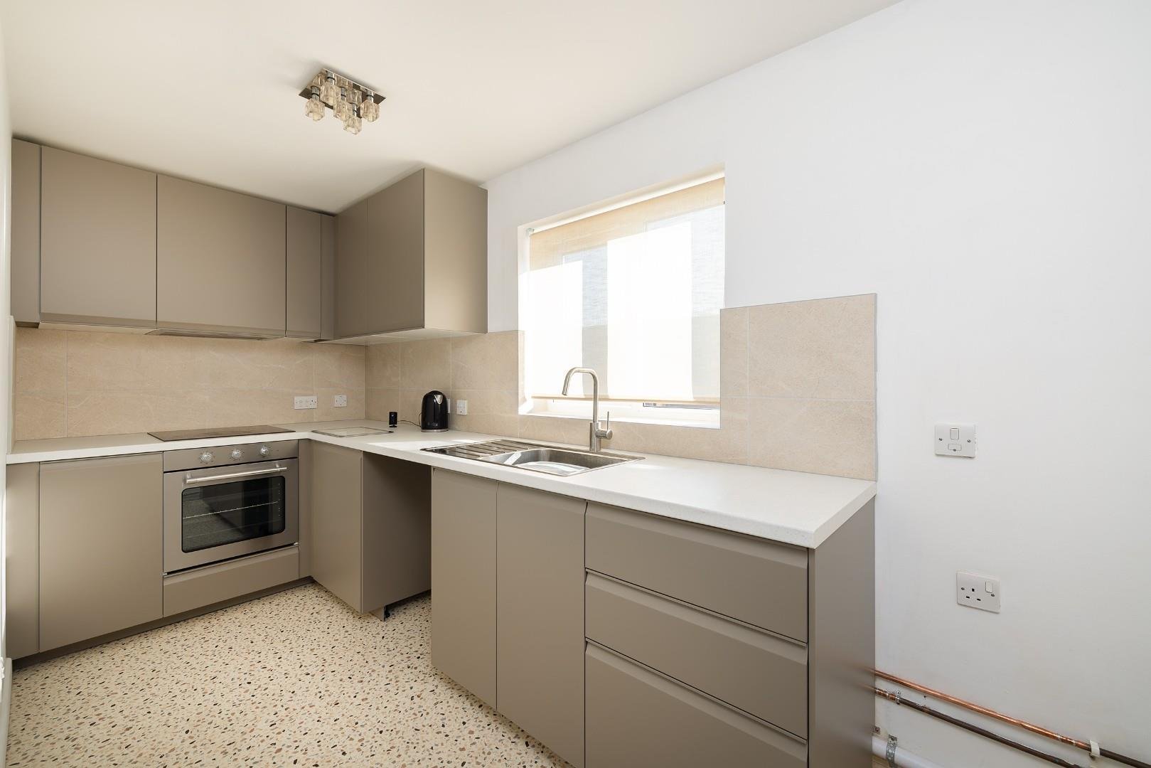 New walls totterdown 34532940 char5618