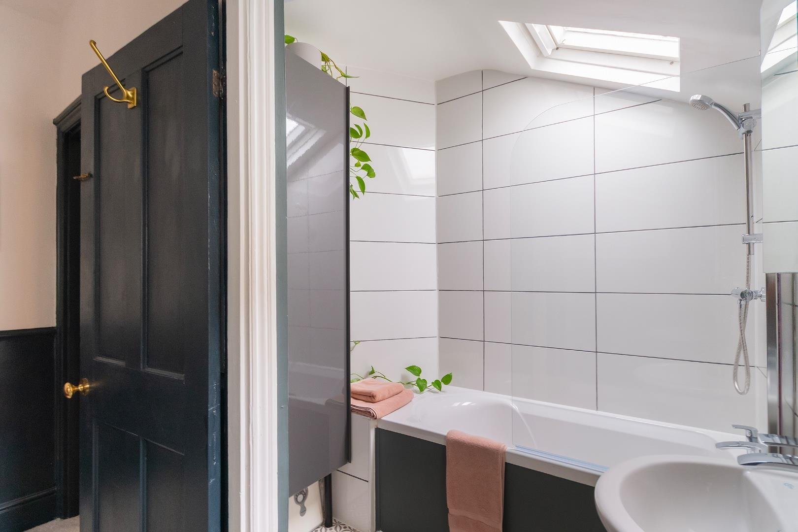 Newbridge road st annes 34277432 1 n5 r0 sa bathroom b