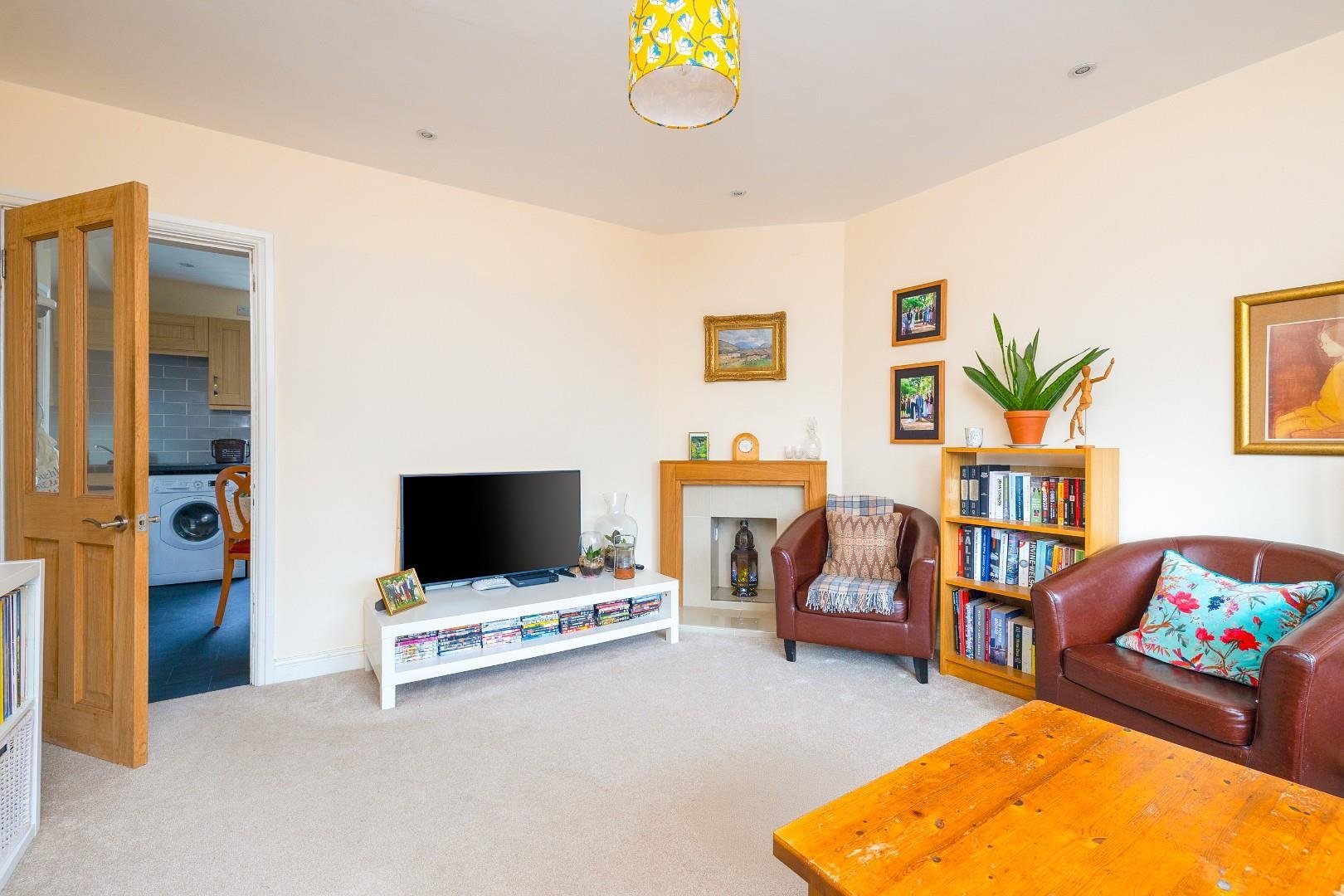Novers park drive knowle 33328371 cd7 a6996