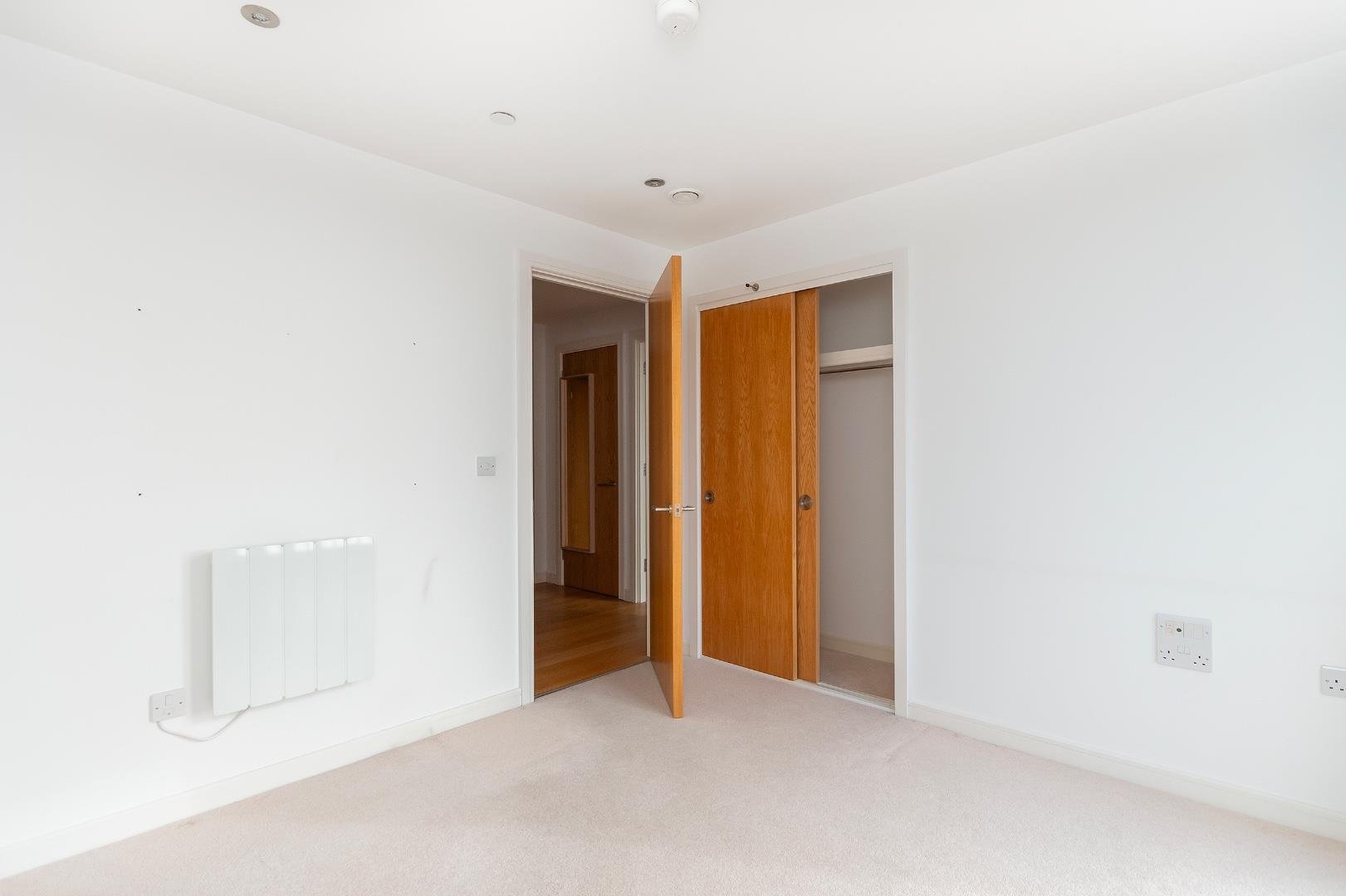 Number one building city centre 33723132 11 n04 occ bedroom e