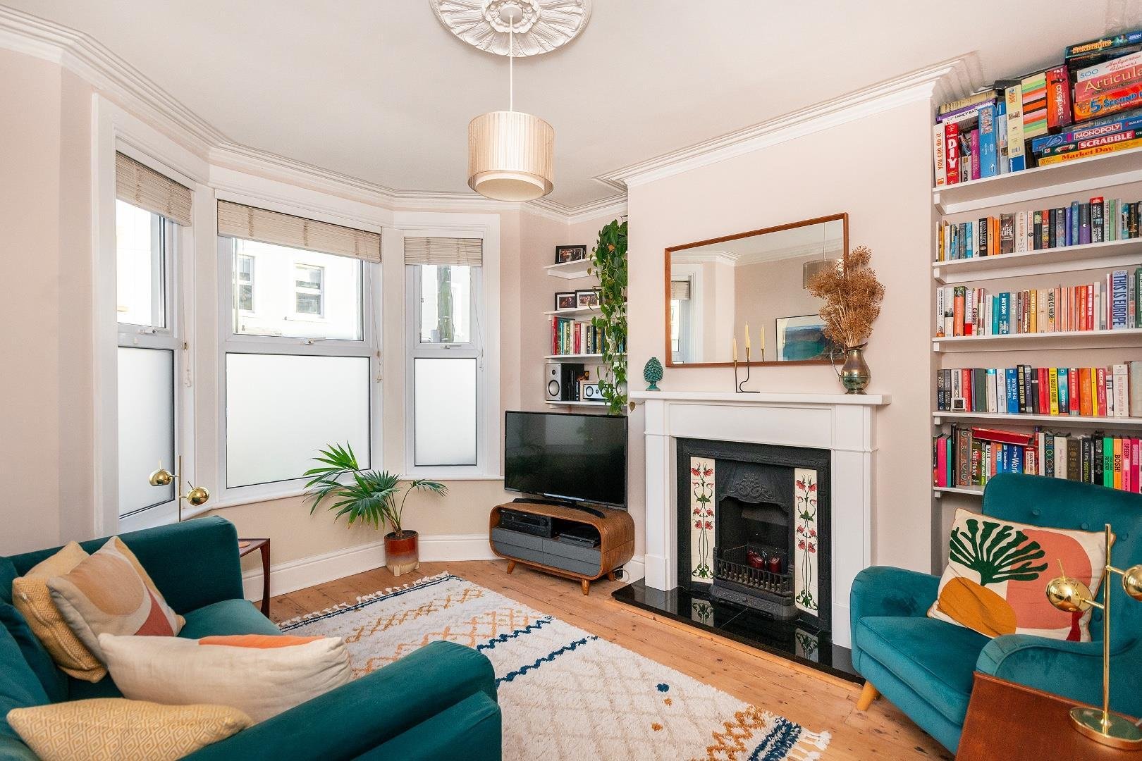 Oak road horfield 33565371 8 o6 rhd living room e