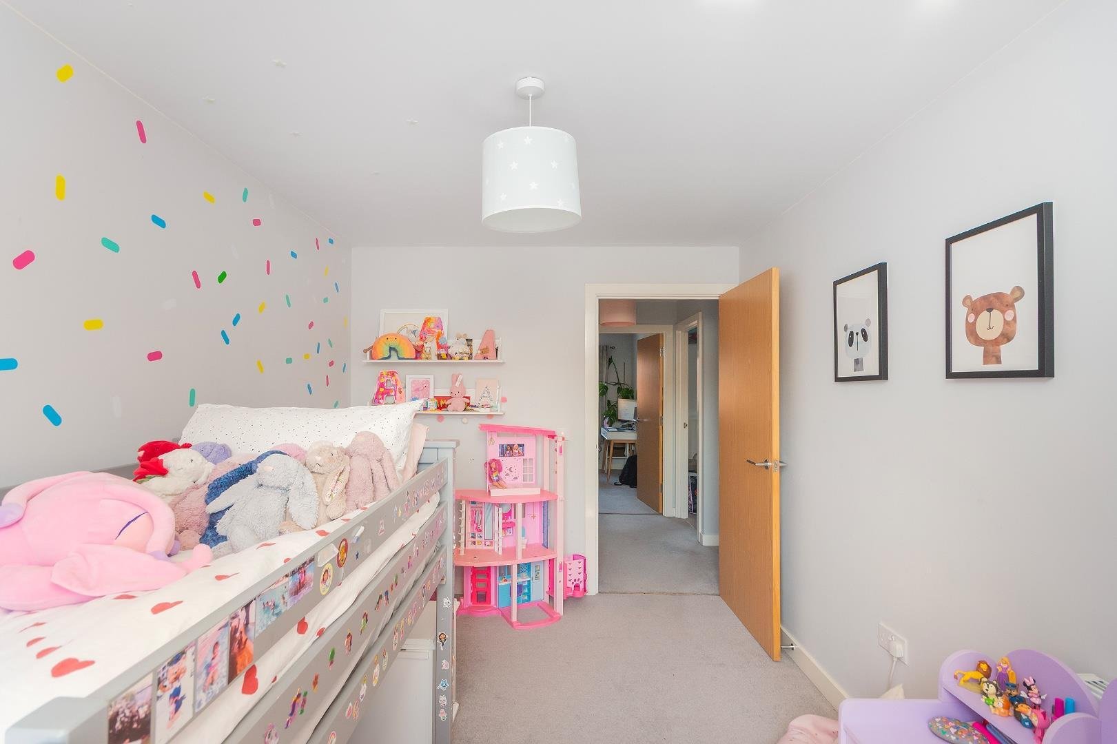 Oakhill drive bedminster 34749420 0 o5 dbr bedroom d