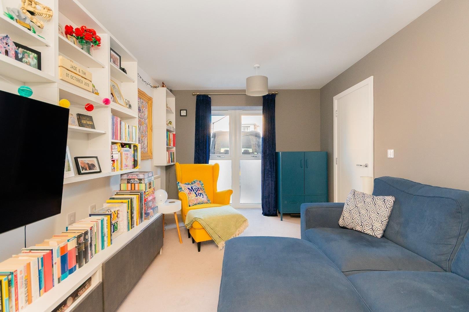 Old pump house close bedminster down 34274756 2 o4 phcbh living room a