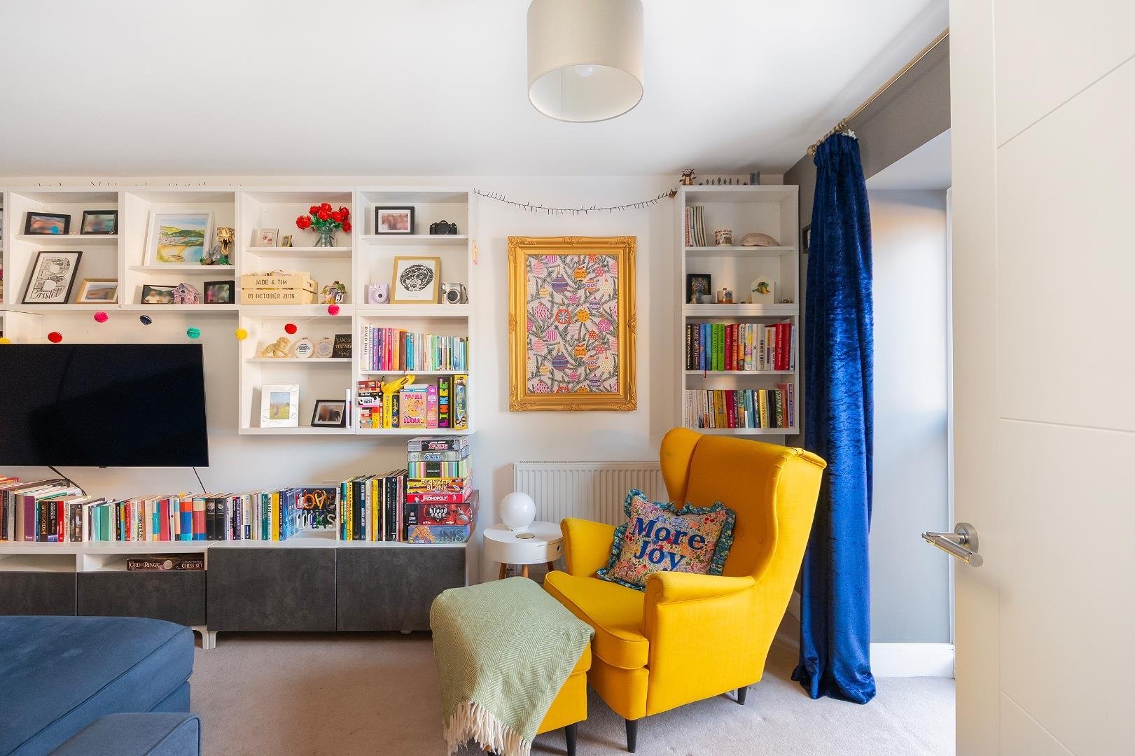 Old pump house close bedminster down 34274756 2 o4 phcbh living room d