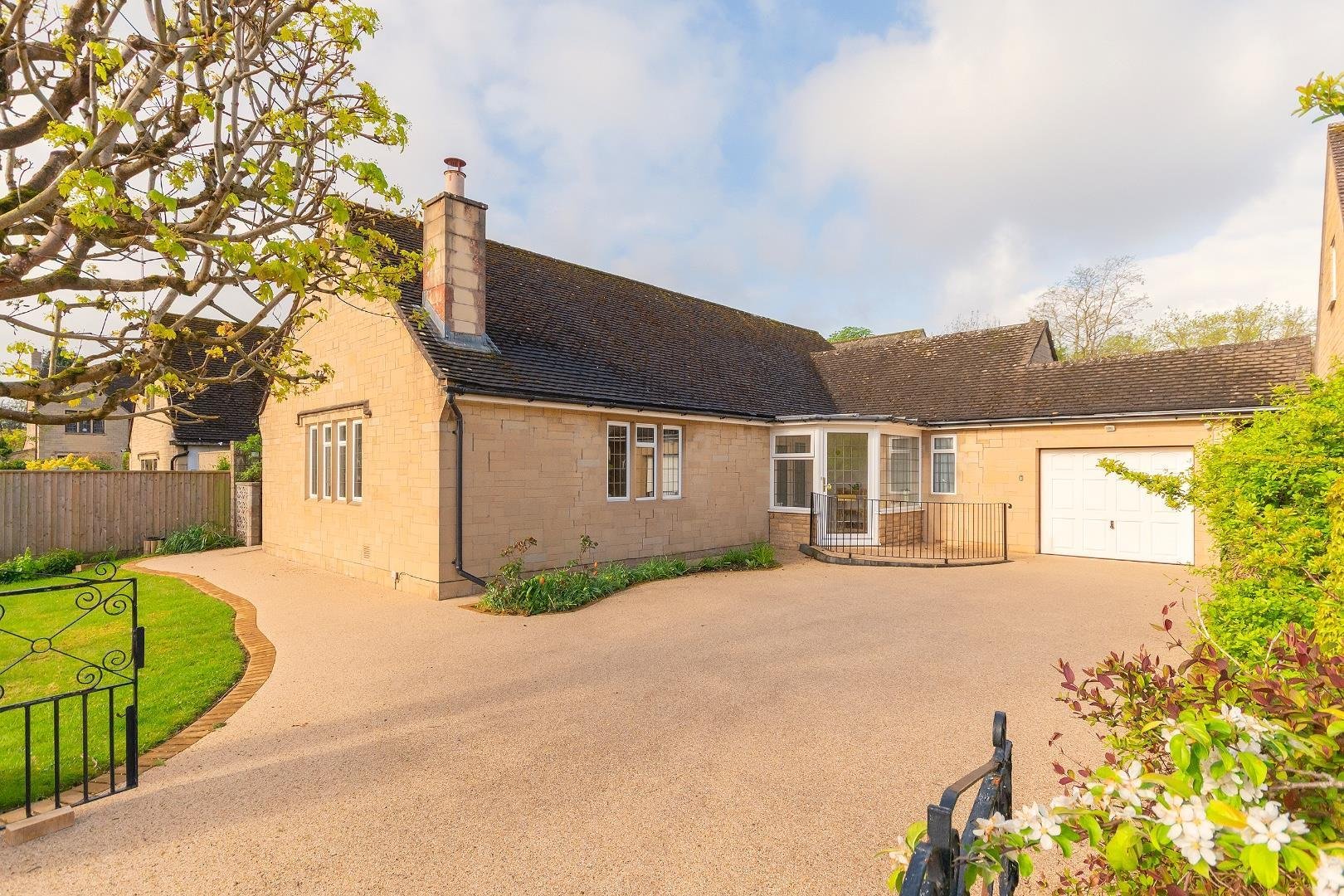 Park crescent frenchay 34615913 0 p1 cfy external n