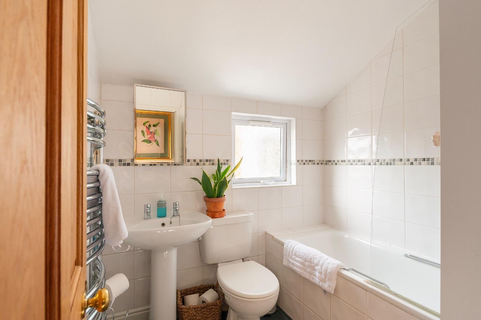 Paultow avenue victoria park 34632995 1 p0 abr bathroom b
