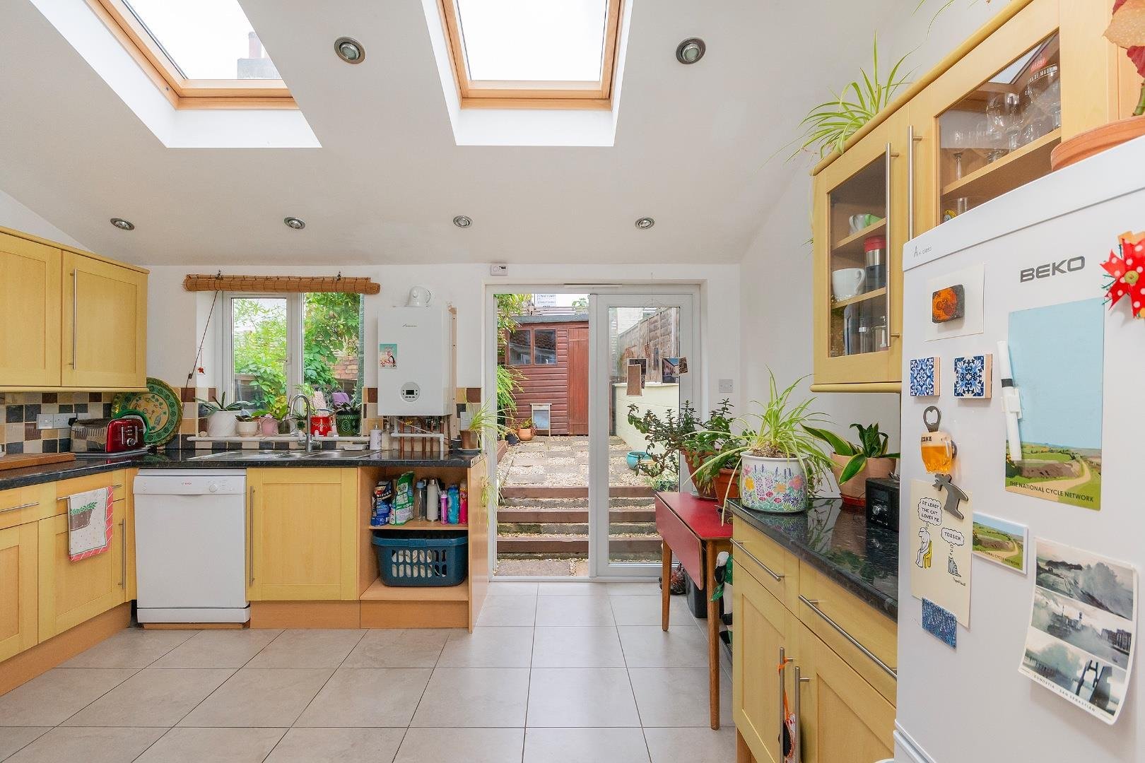 Pitt road horfield 33437013 2 p0 rhd kitchen e