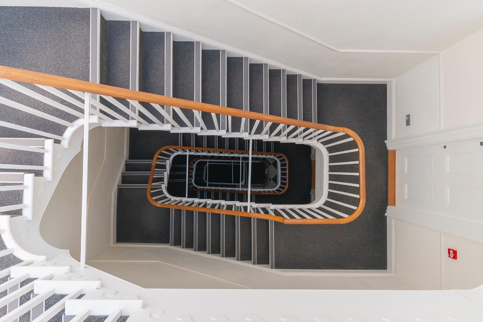 Portland square st pauls 34059578 erauqsdnaltrop6 talf5 communal stairs a