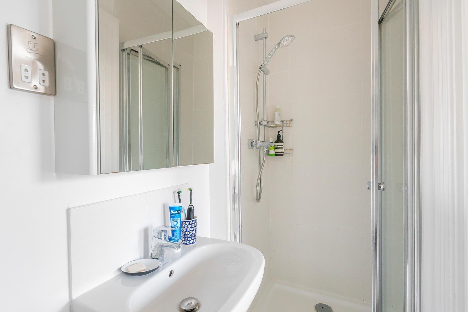 Portland square st pauls 34059578 erauqsdnaltrop6 talf5 ensuite b
