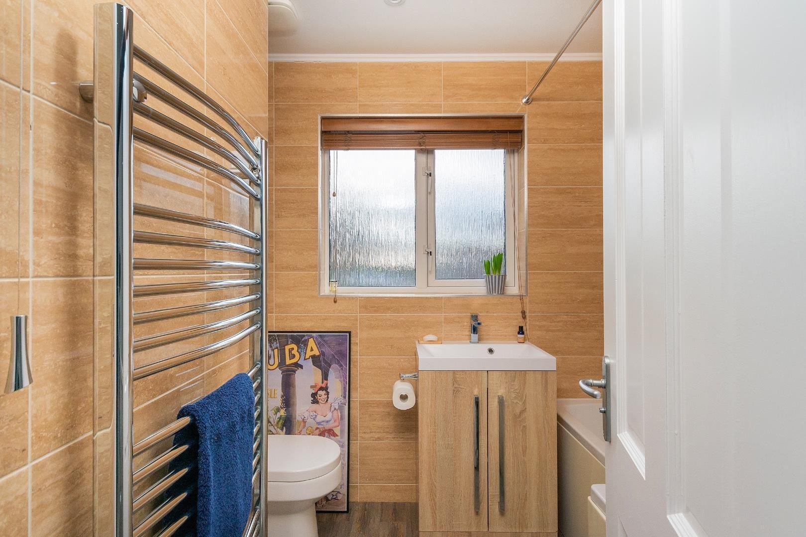 Prospect close winterbourne down 33747353 1 p1 cwd bathroom c