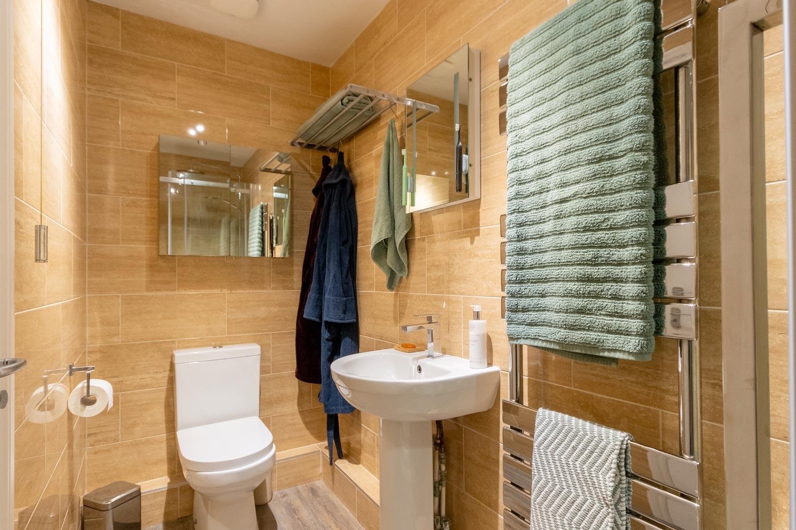 Prospect close winterbourne down 33747353 1 p1 cwd ensuite a