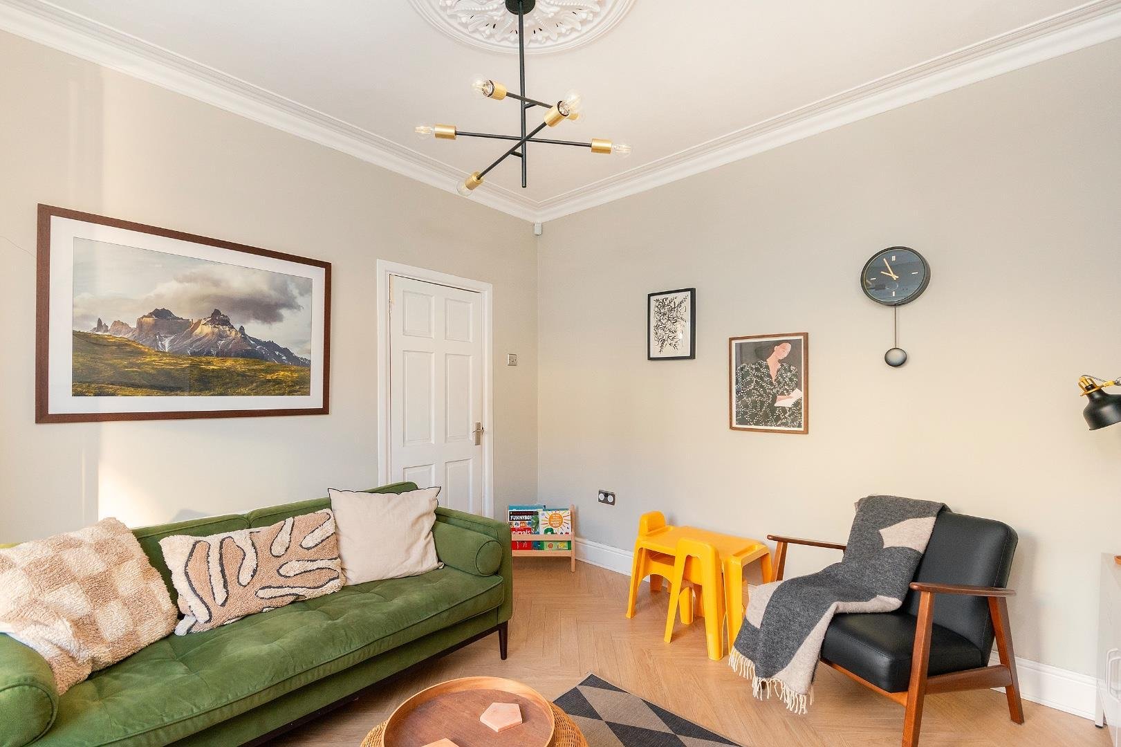 Queen street kingswood 33617179 0 q5 skd living room c