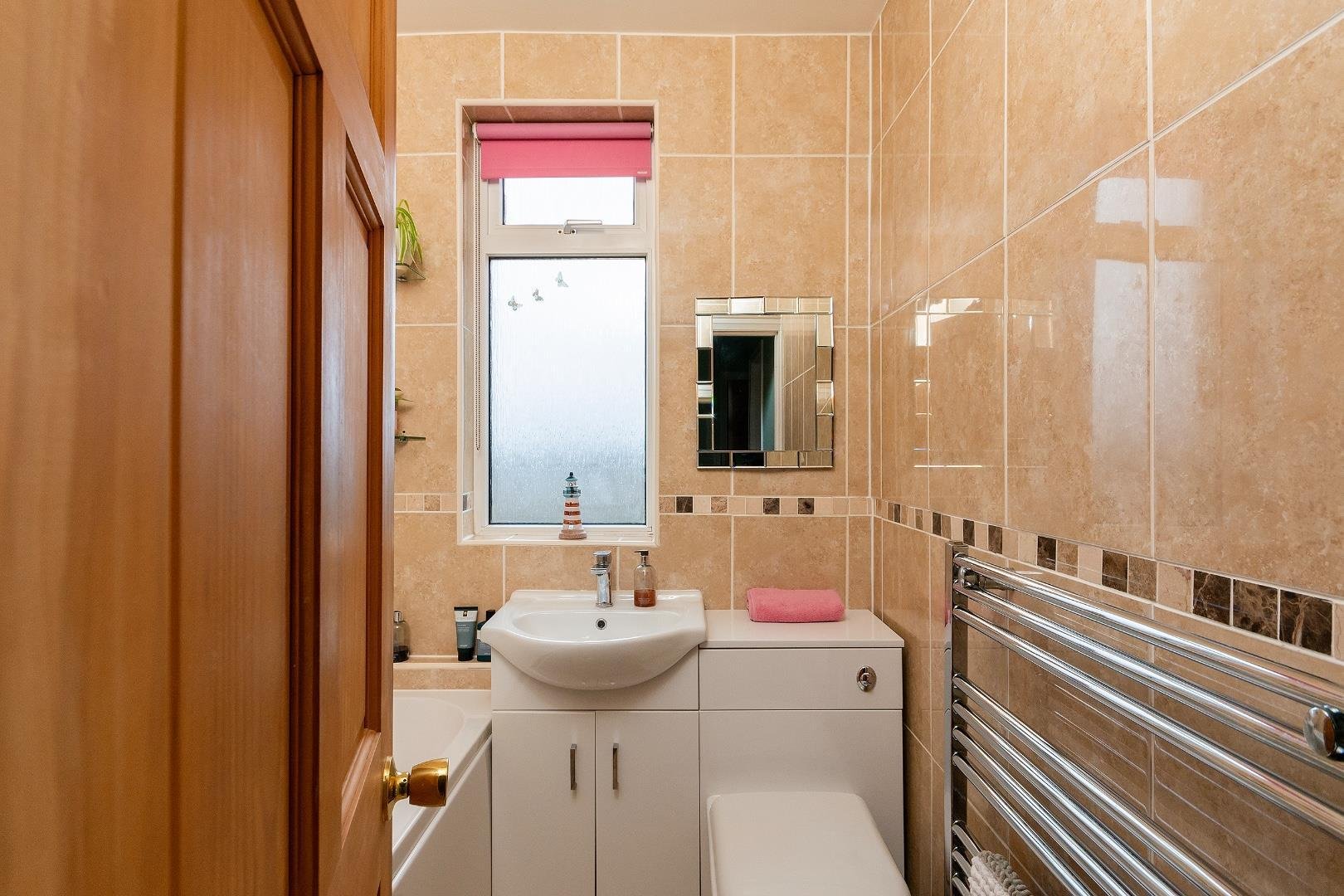 Queens road knowle 33657876 2 q6 rke bathroom c